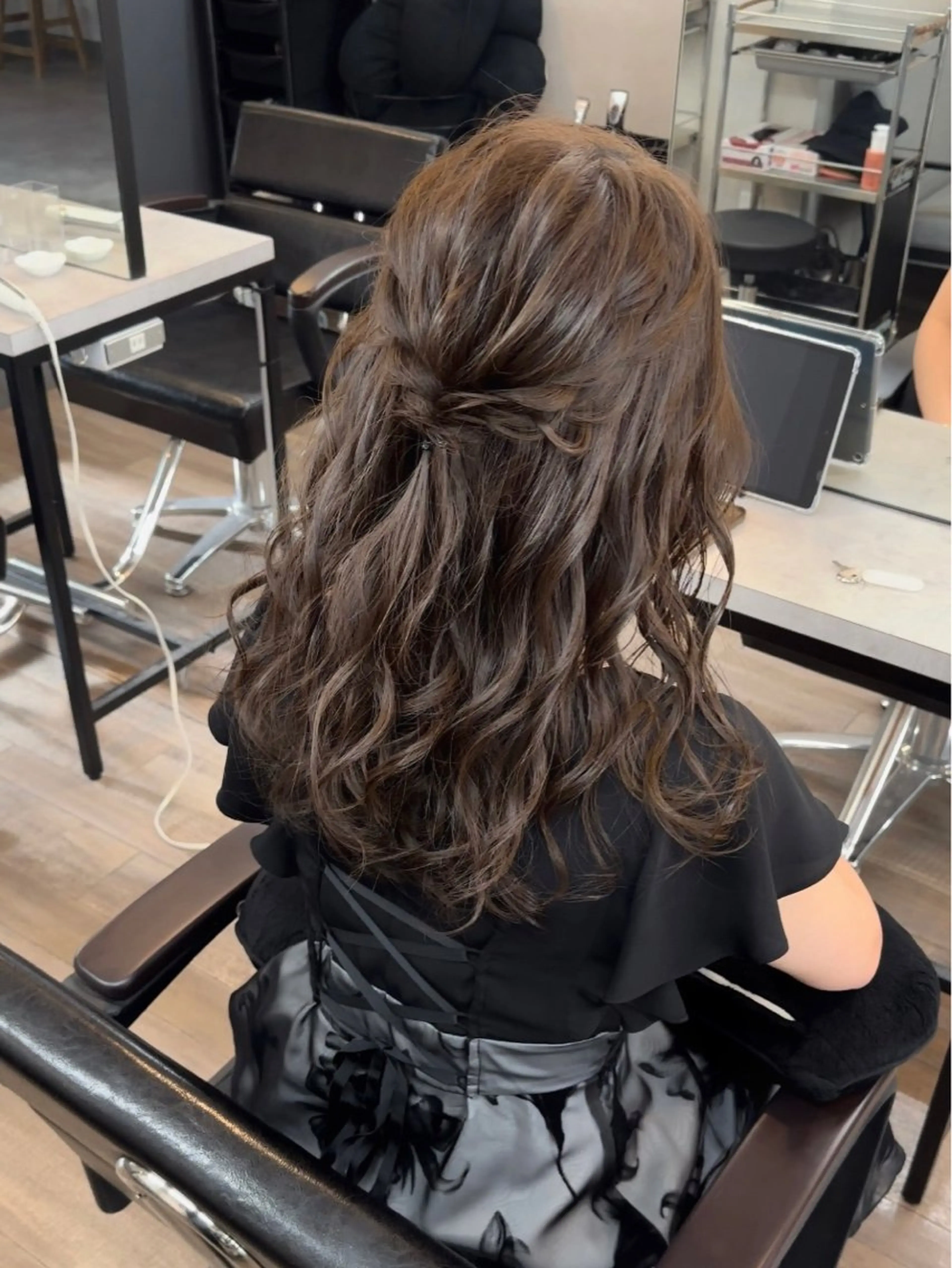 ロング ヘアアレンジ VIF所属・🗻飯田誠也🗻 カットカラー得意のヘアスタイル