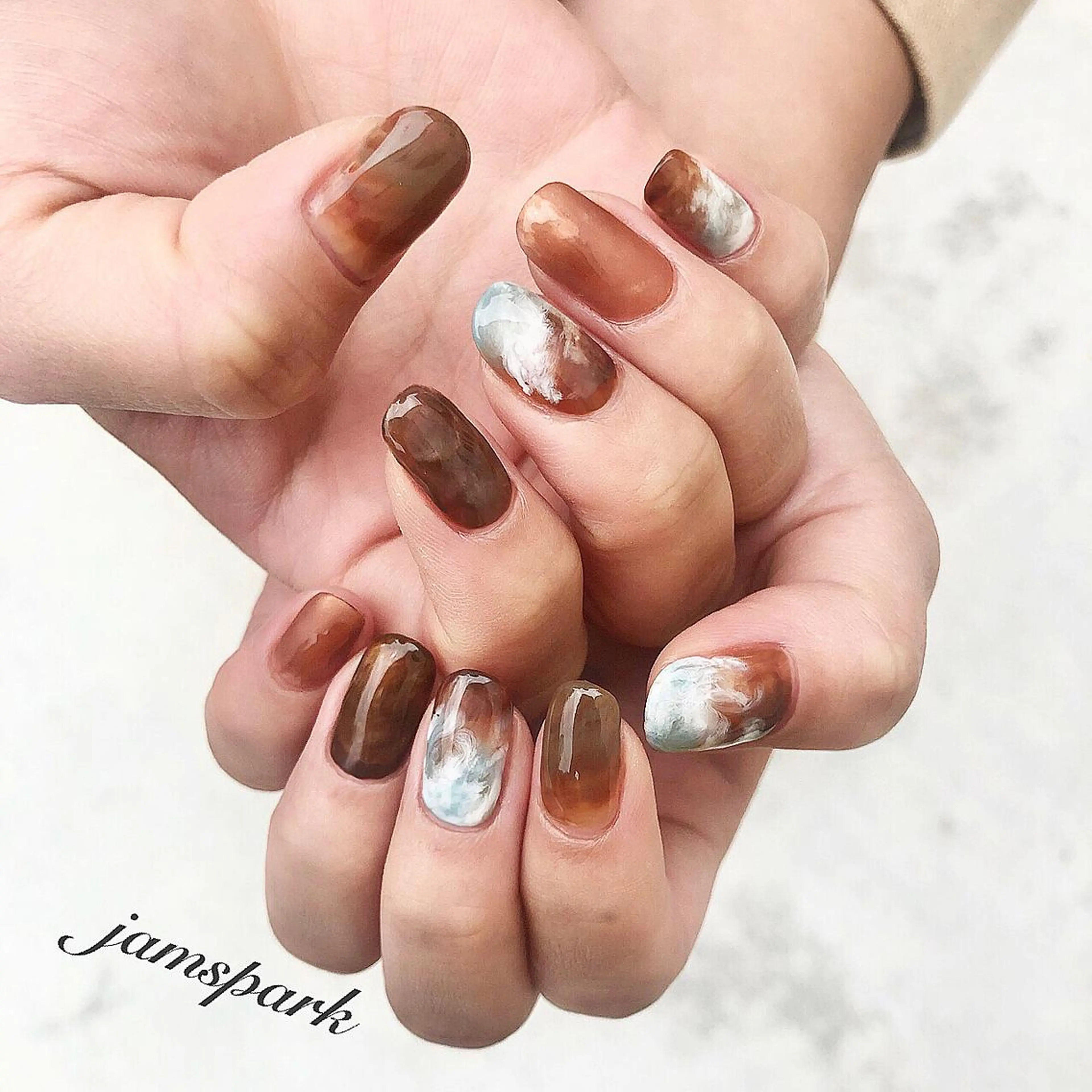 ネイル ブラウン ニュアンスネイル 冬ネイル ハンドネイル jamspark ✨のネイルデザイン