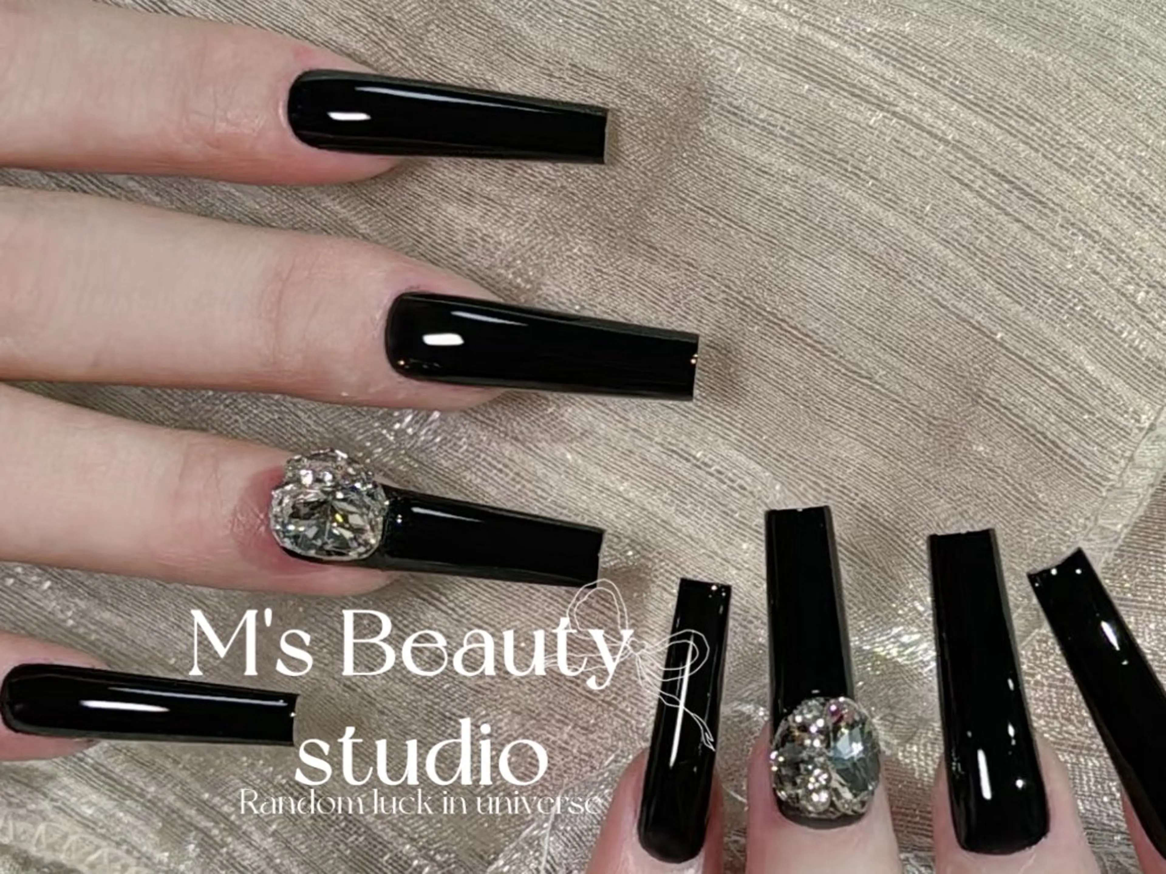 カラー エムズ ビューティスタジオのネイルデザイン