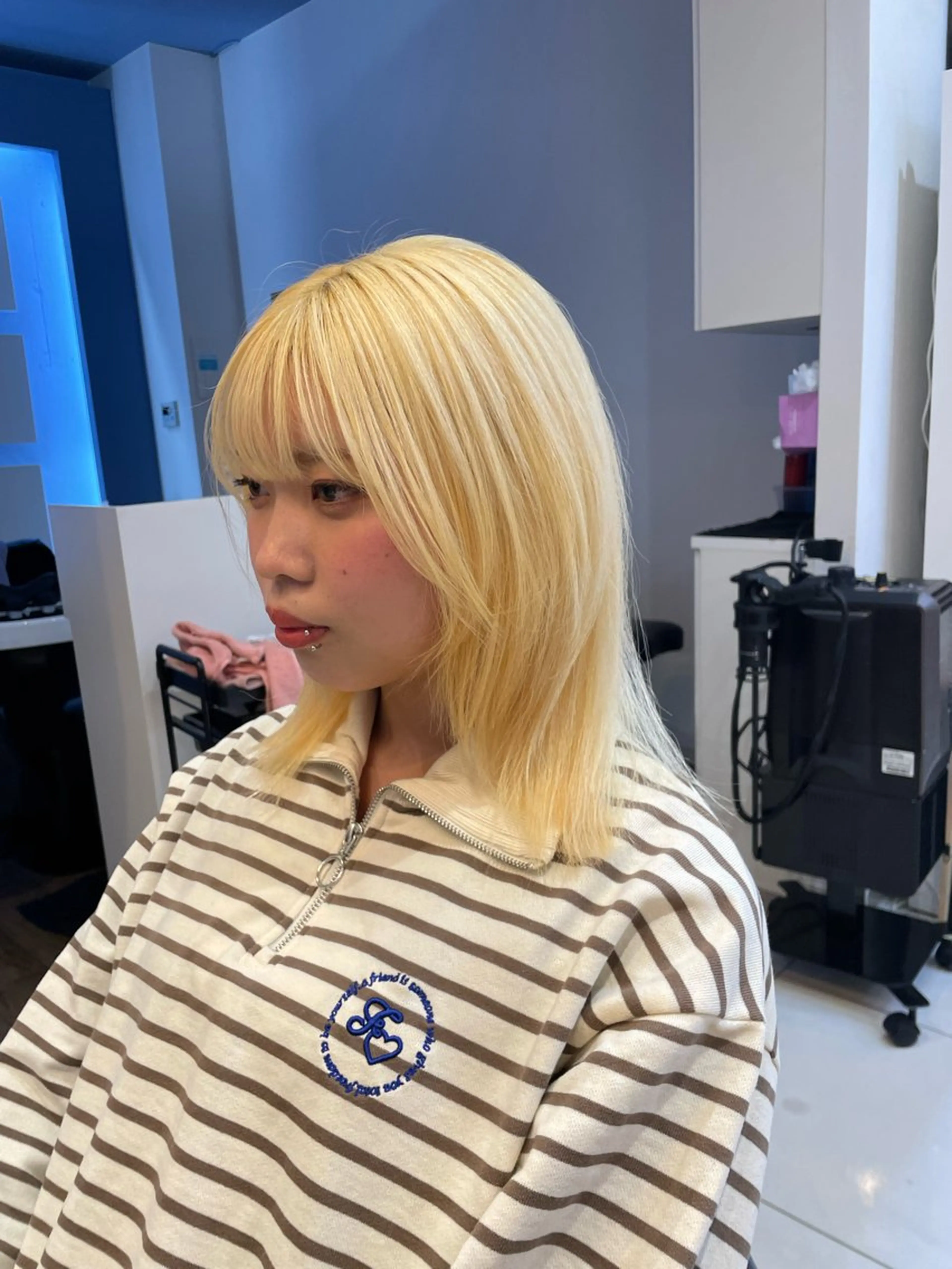 セミロング カット ヘアカラー トリートメント mao♡ベージュ/ 顔周りカットのヘアスタイル