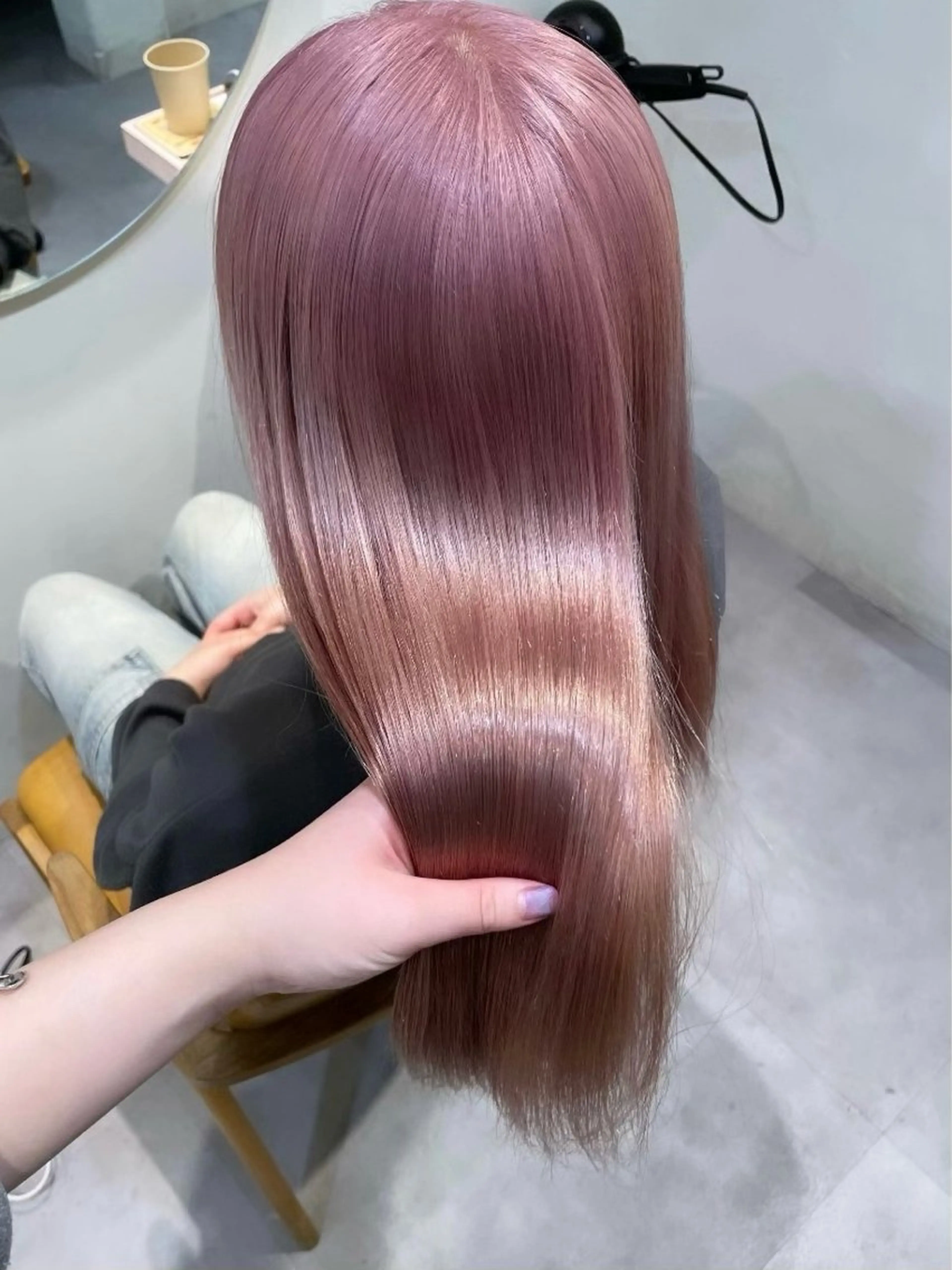 ロング カラー ブリーチ ヘアカラー 若月 あやかのヘアスタイル