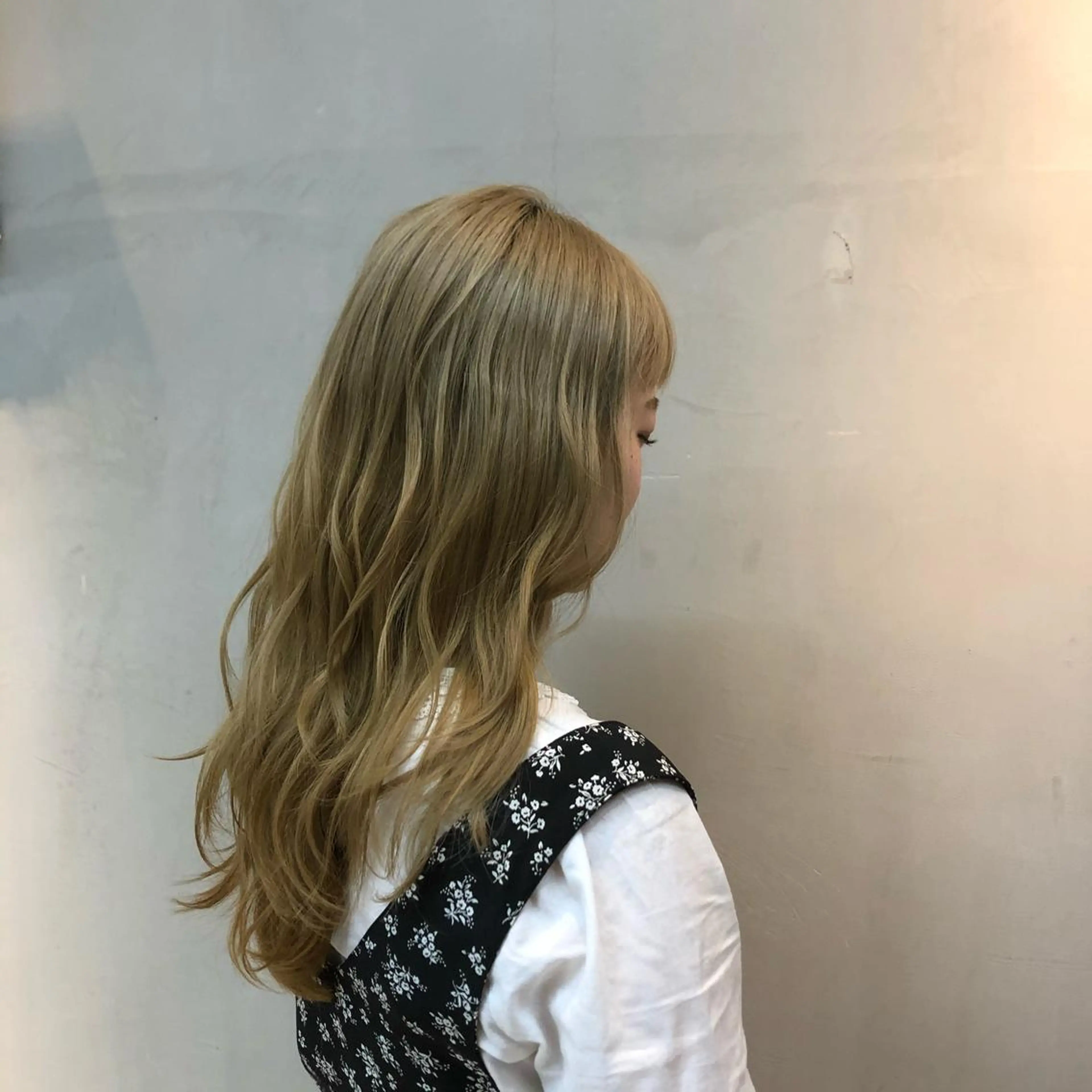 ロング ヘアアレンジ astar所属・kotono🪿 透明感カラーのヘアスタイル
