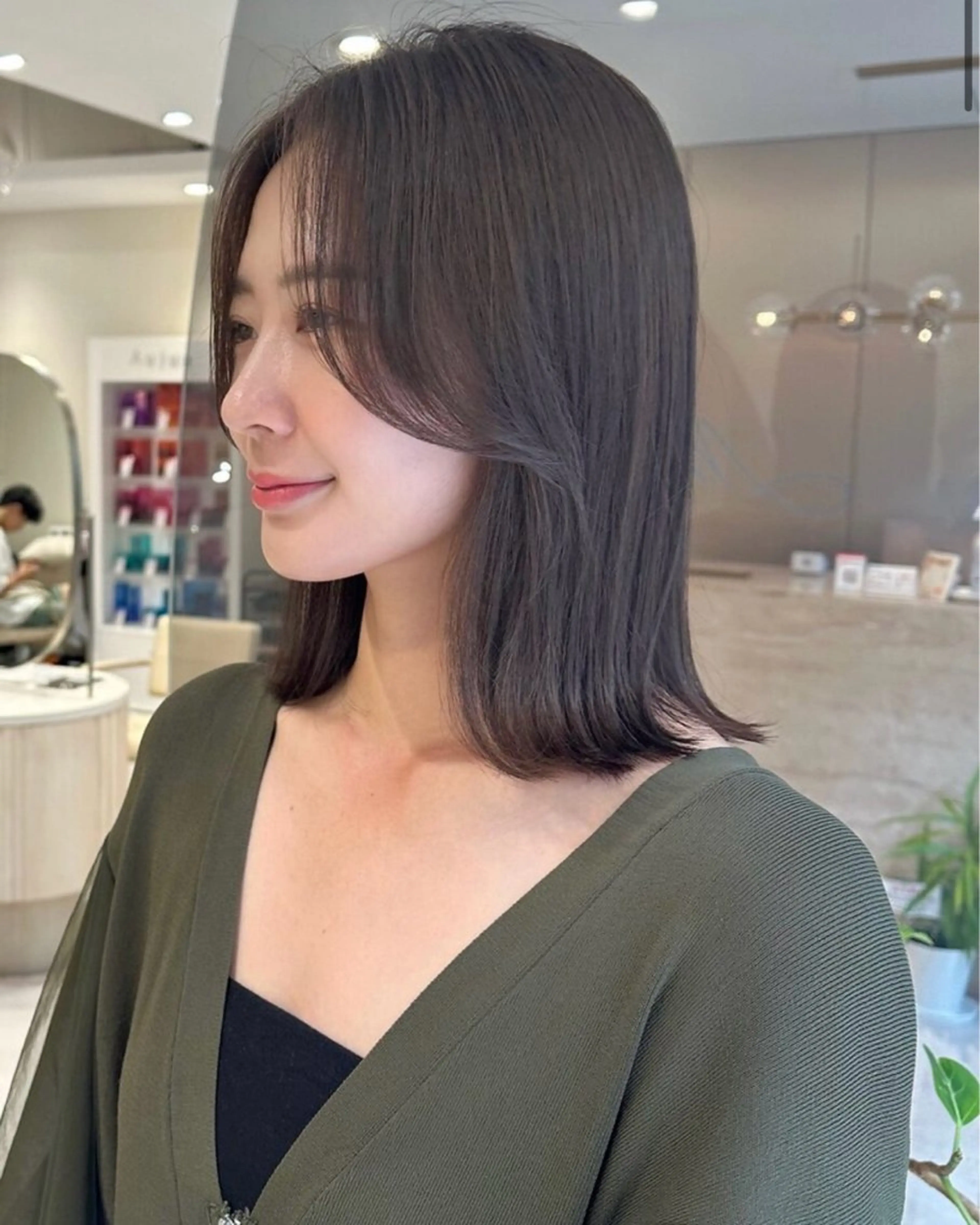 ミディアム カラー 🤍🌿Chisa /透け感ヘア🌿🤍のヘアスタイル