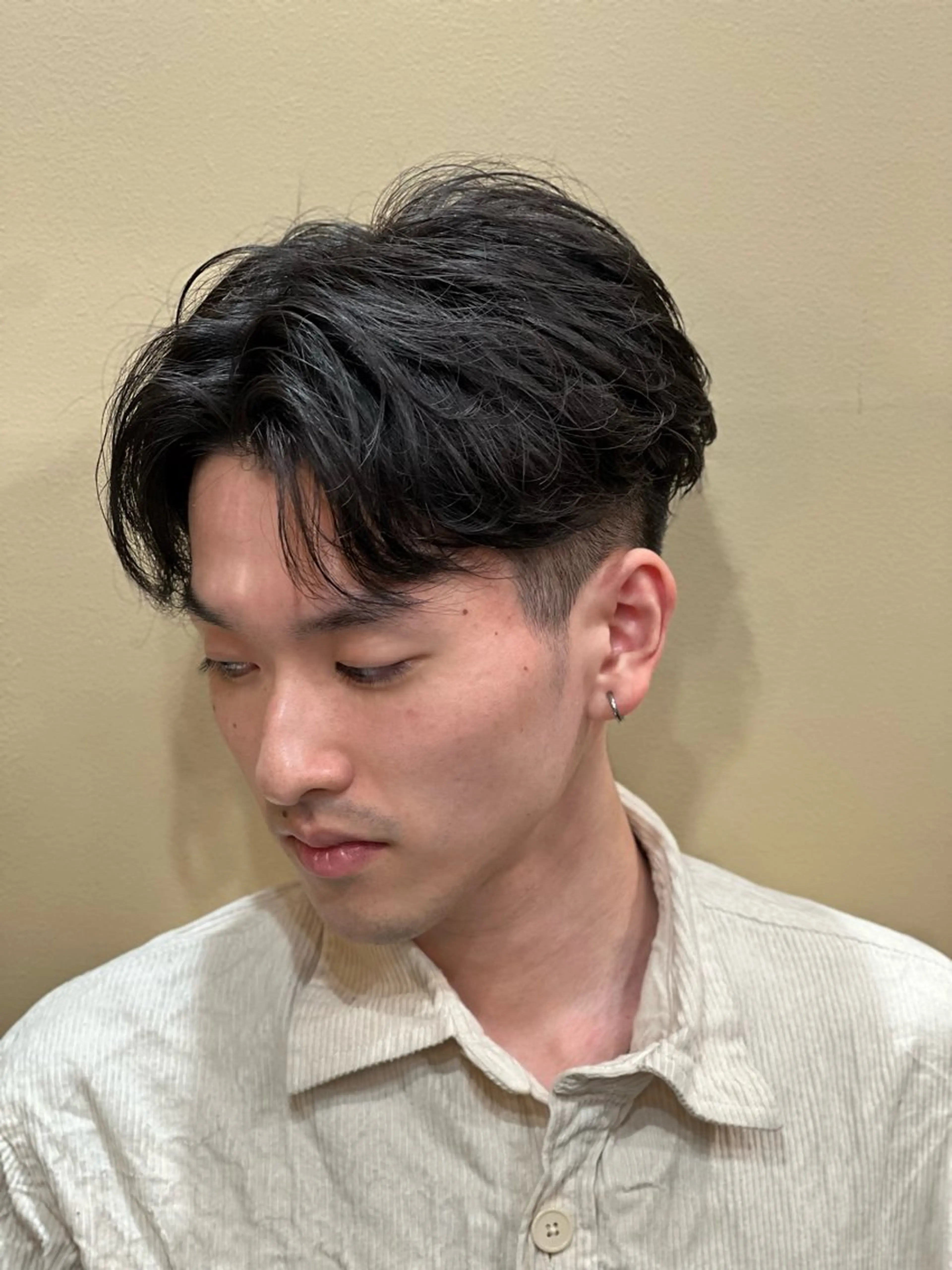 ミディアム パーマ メンズ バーバーショップ新宿店所属・大久保 竣太のヘアスタイル