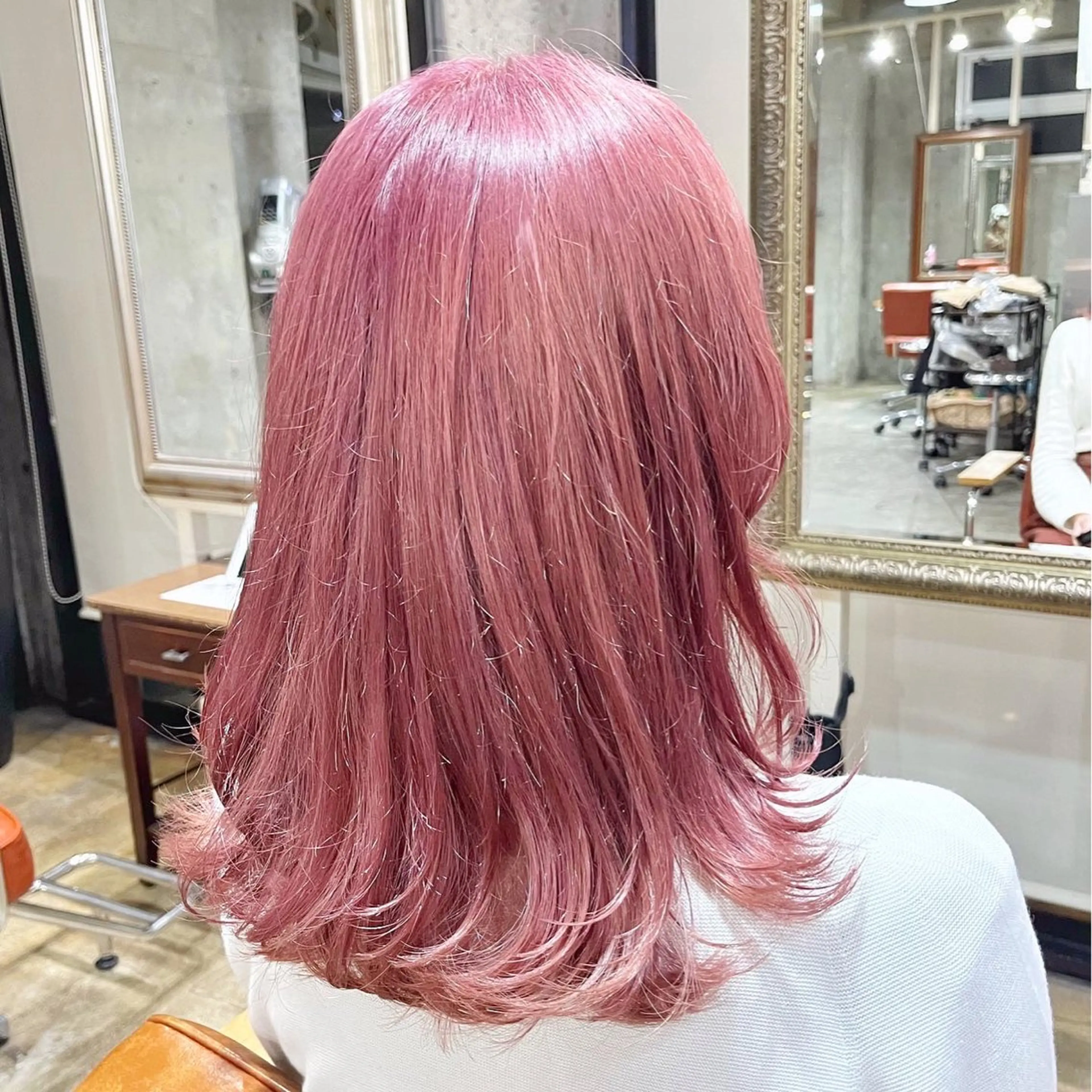 セミロング カラー ヘアアレンジ ブリーチ ヘアカラー ピンクカラー🩷 ヘアセットＮＯ.1のヘアスタイル