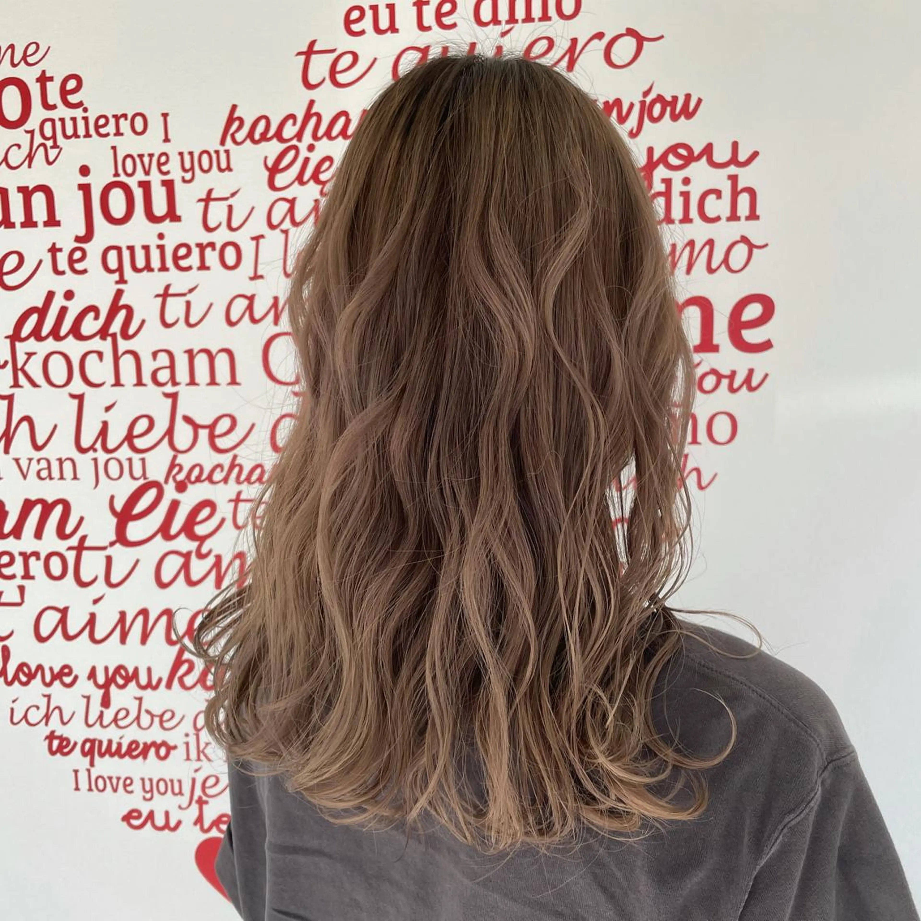 ロング カラー ヘアアレンジ CREAPY　日向野 利菜のヘアスタイル