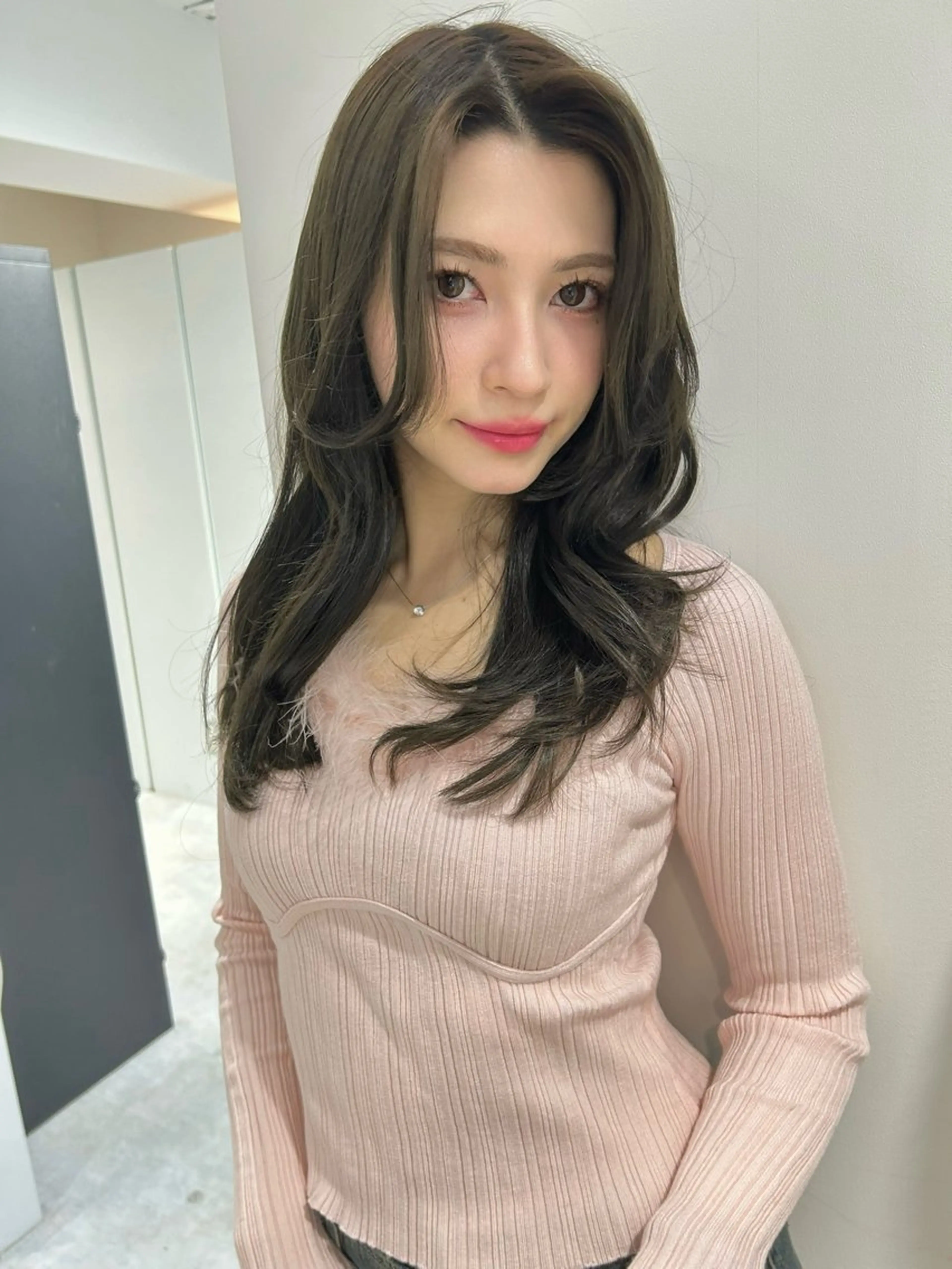 ロング カラー グレージュ ミント レイヤーカット matsuzawa mihoのヘアスタイル