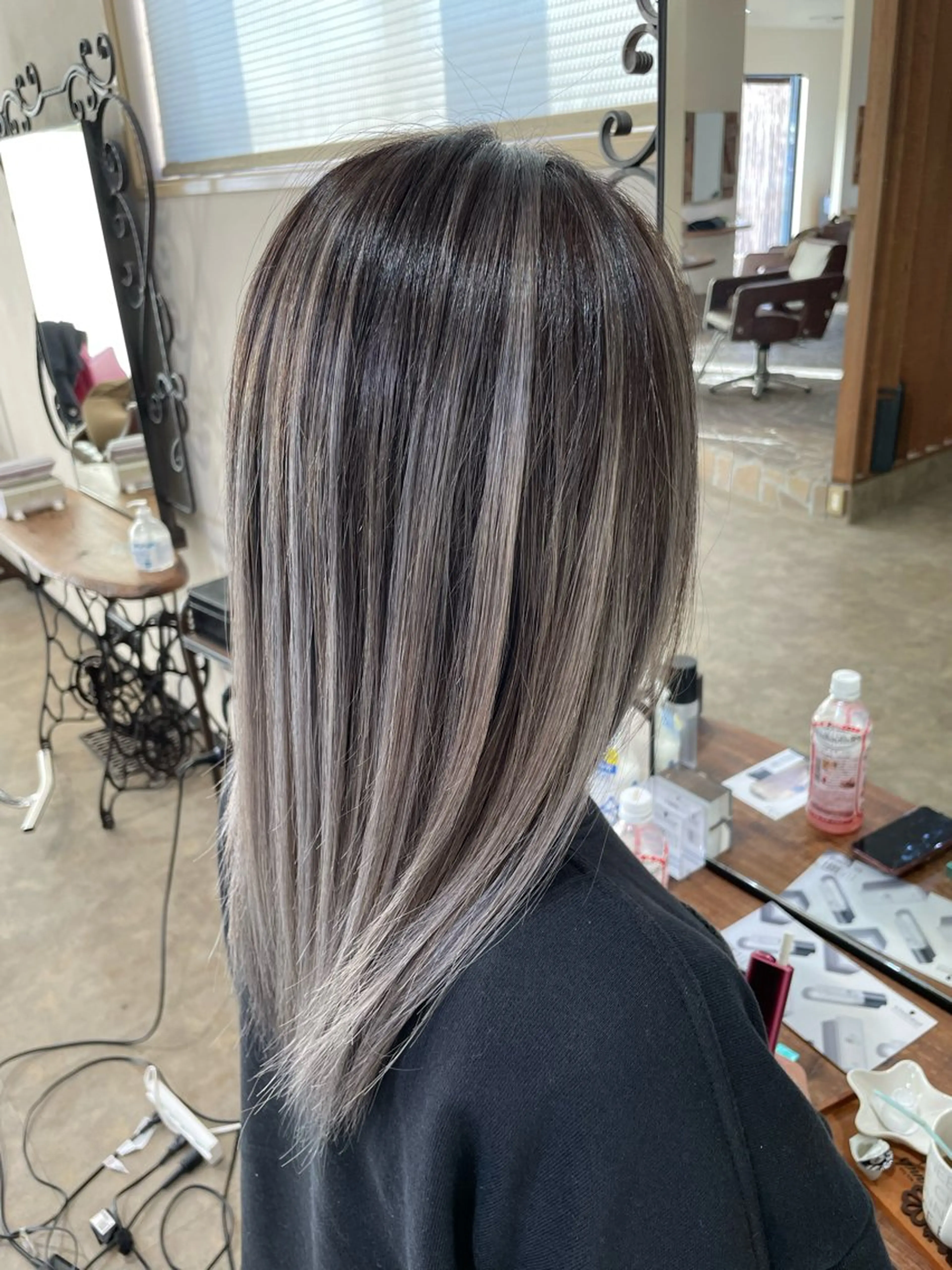 セミロング ヘアカラー REGISTA hair  works所属・下林 雅明のヘアスタイル