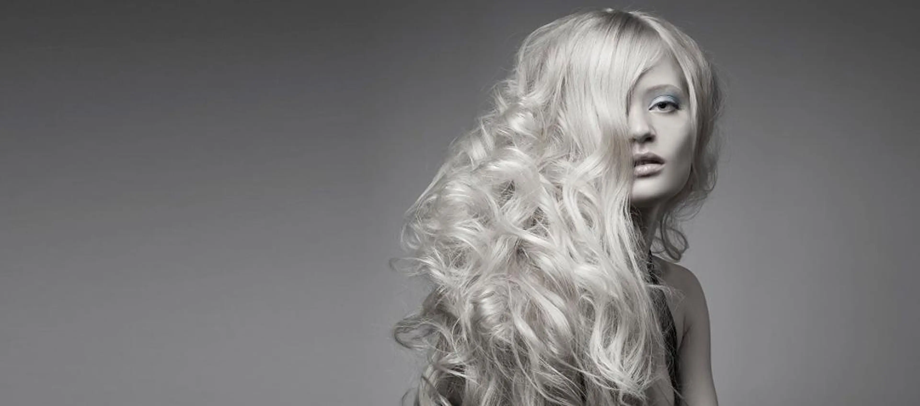 ロング カラー ブリーチ hair salon Ame(エイム)所属・熊井 達也のヘアスタイル