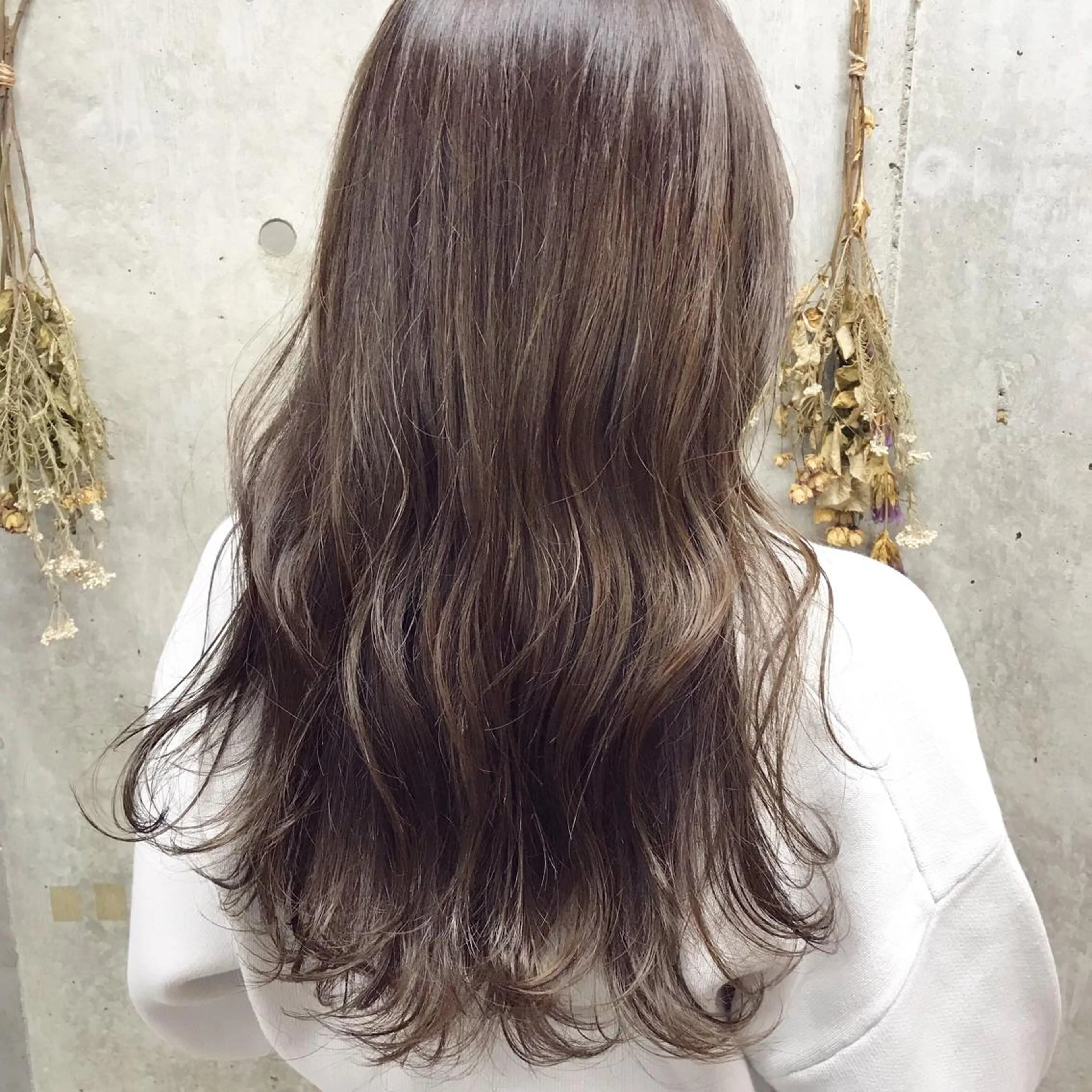 セミロング カラー ヘアアレンジ ベージュカラー イルミナカラー ラベンダーカラー ラベンダーベージュ Satsuki ✂︎♡のヘアスタイル