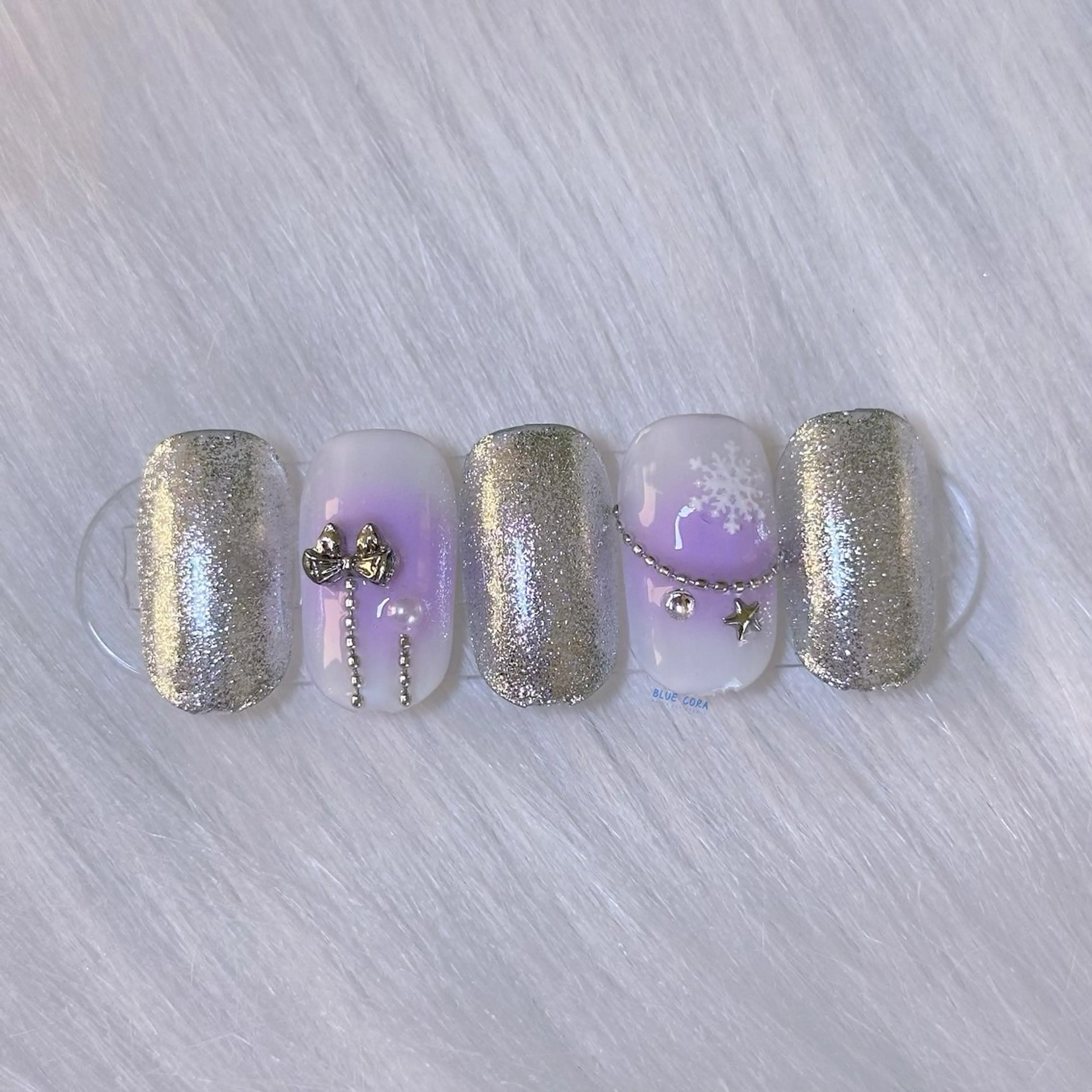 ネイル クリアネイル ラメ(グリッター) ハンドネイル ハンドケア BLUE CORA所属・BLUE CORAのネイルデザイン