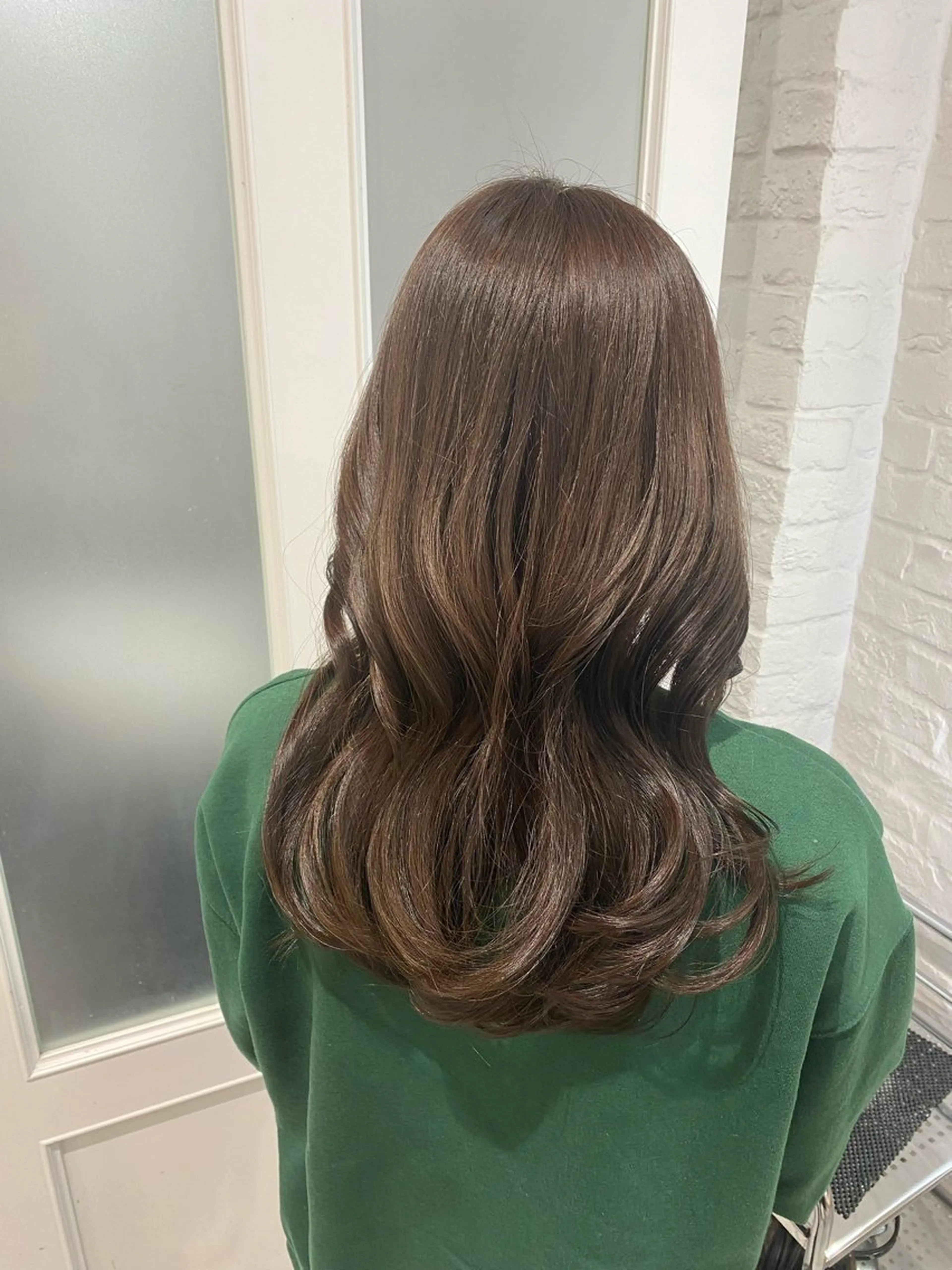 ロング カラー ブラウンカラー 顔周りカット 韓国風ヘア レイヤーカット ロング カット ヘアカラー Reginavita栄店 【レジナヴィータ】所属・鈴木 二依奈のヘアスタイル