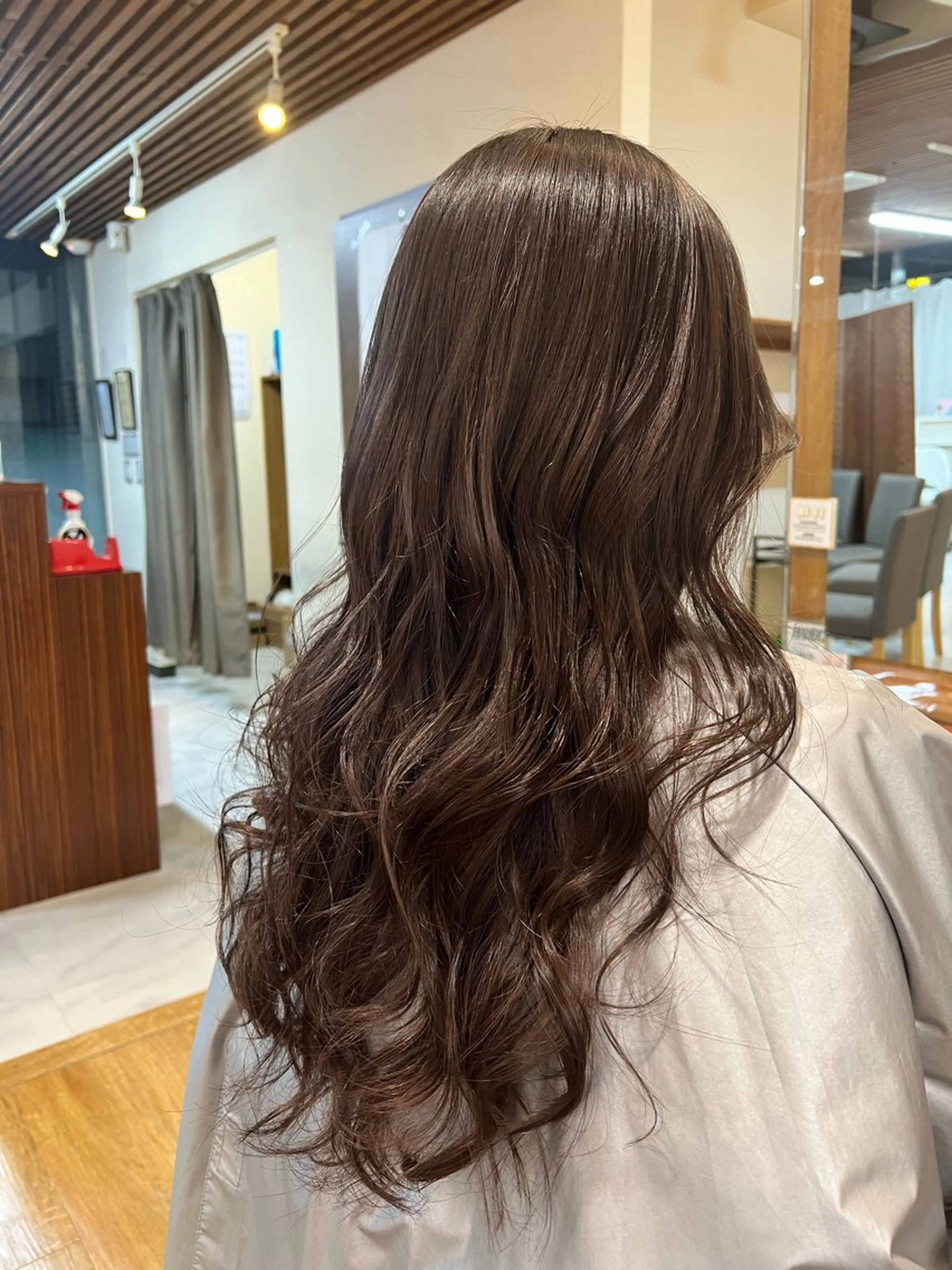 ロング カラー グレージュ ラベンダーカラー ラベンダーグレージュ ラベンダーグレー 海外ガール ハイトーン　竹井俊介のヘアスタイル