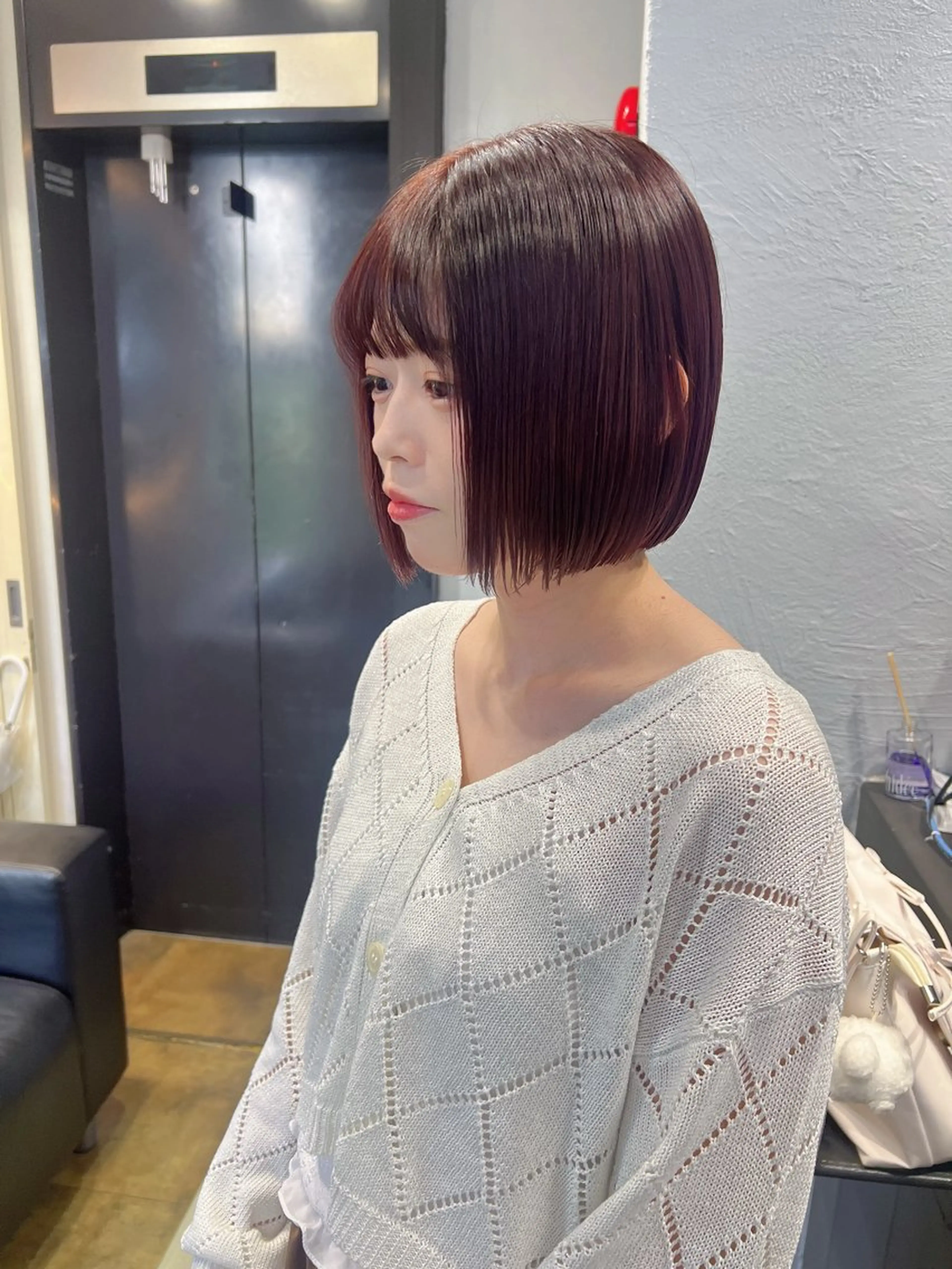 ショート カラー ベージュカラー ブリーチ ケアブリーチ ハイトーンカラー ミルクティーベージュ ユ イのヘアスタイル