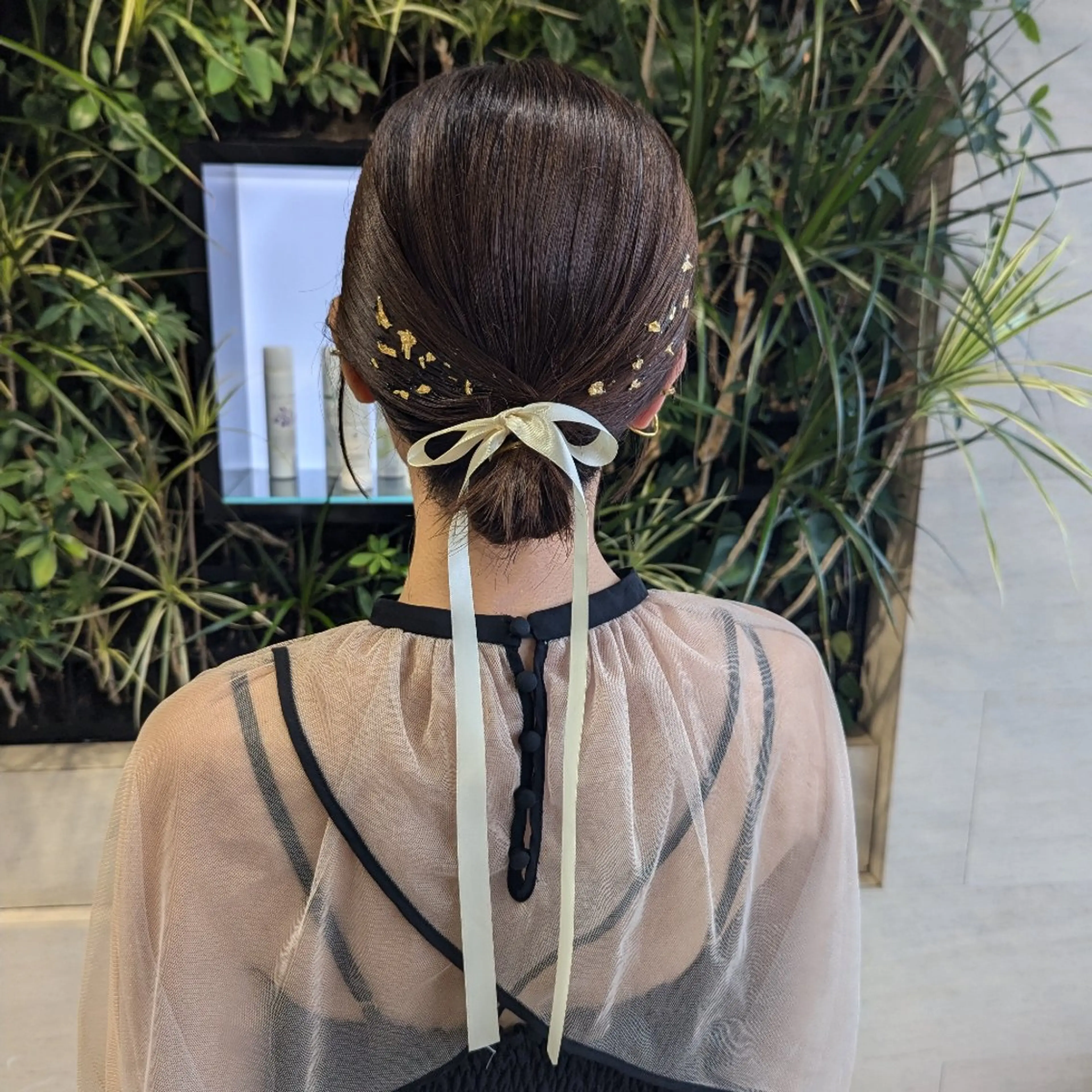 ショート お団子ヘア ボブ ヘアセット 髪質改善/お呼ば れヘア/透明感カラーのヘアスタイル