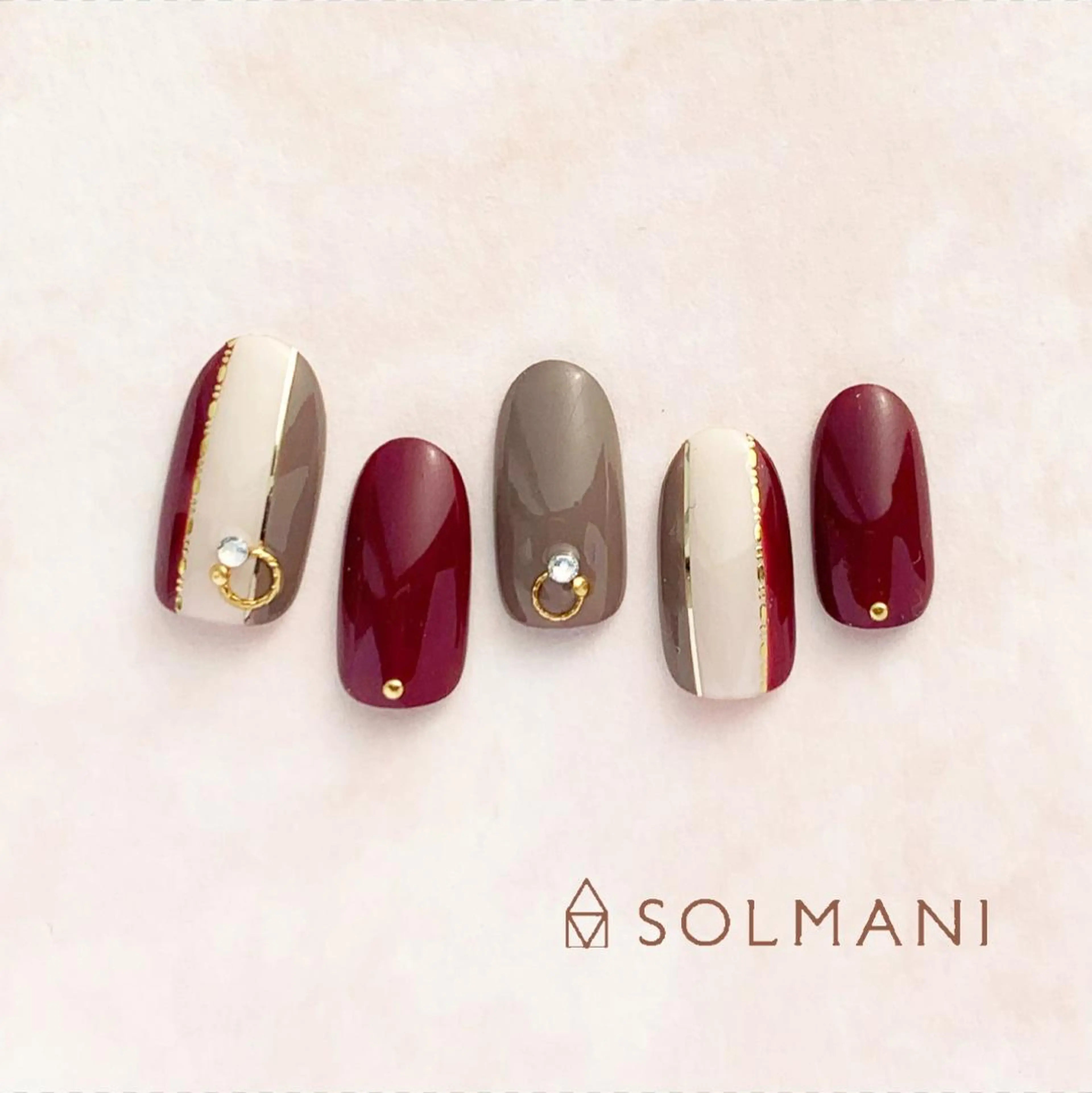 ネイル SOLMANI 予約担当のネイルデザイン