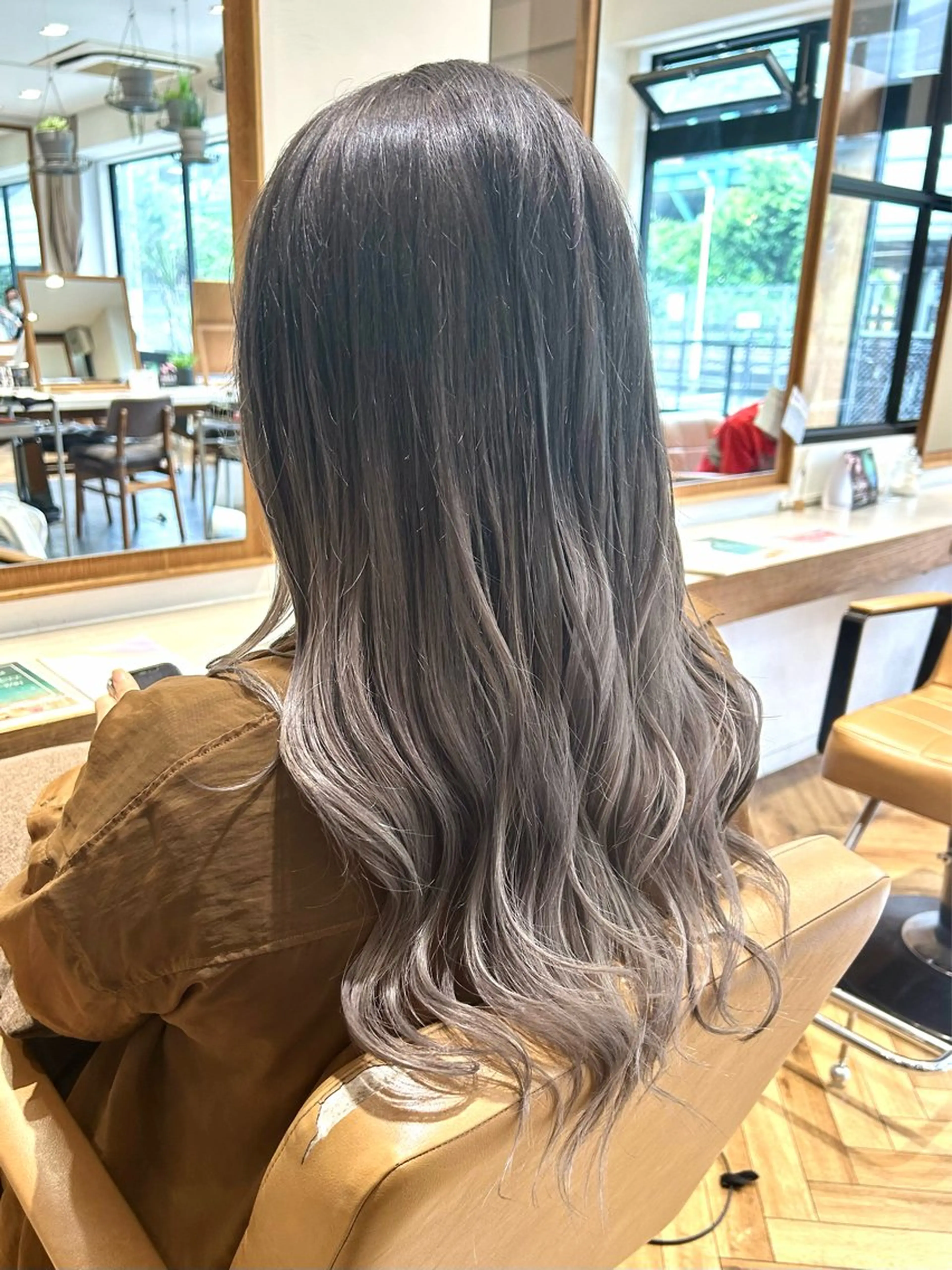 ロング カラー ヘアカラー 𝙮𝙪-𝙧𝙞｡ 透け感color🌙のヘアスタイル