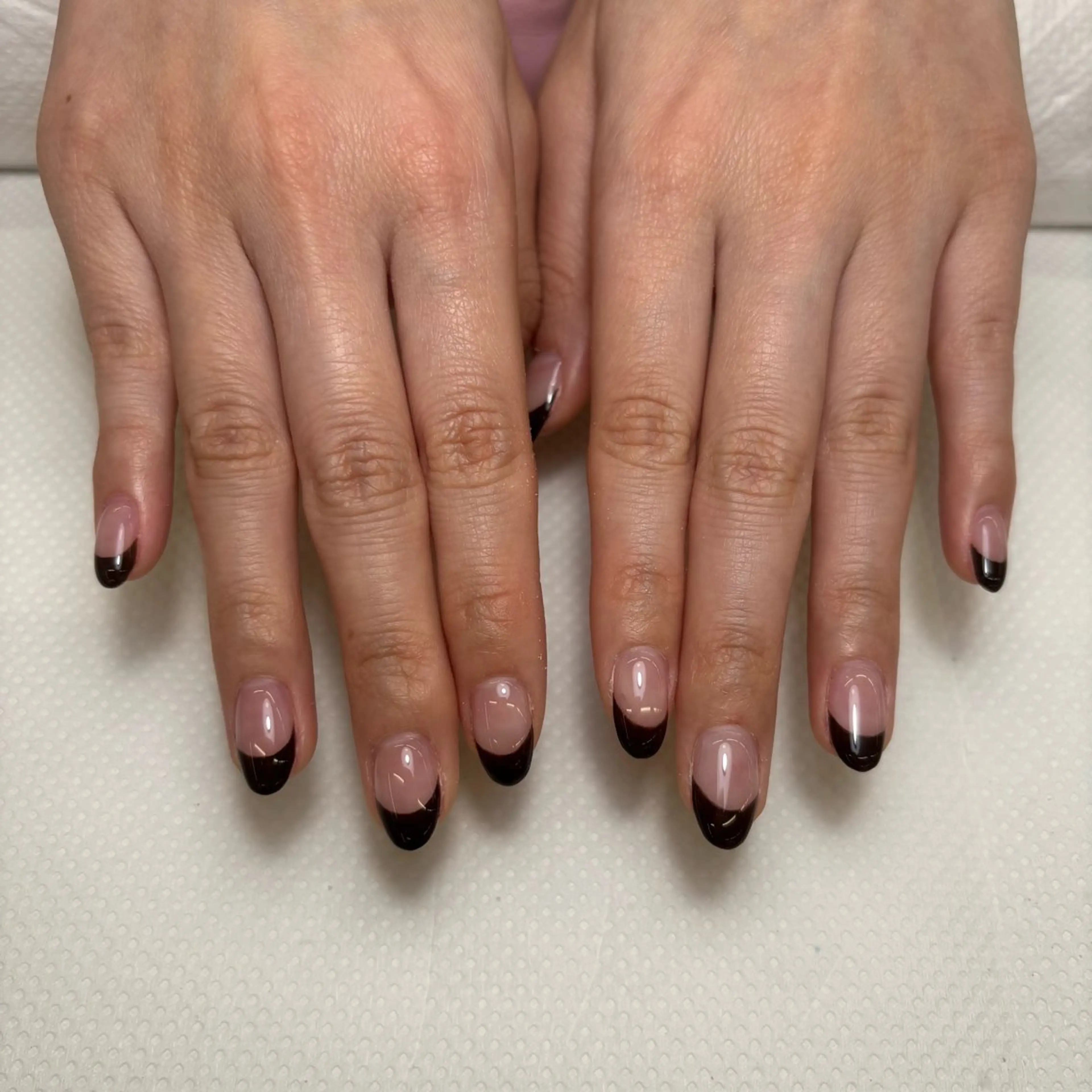 ネイル フレンチネイル 【MAXKELLY】 KOBIKI🐾のネイルデザイン