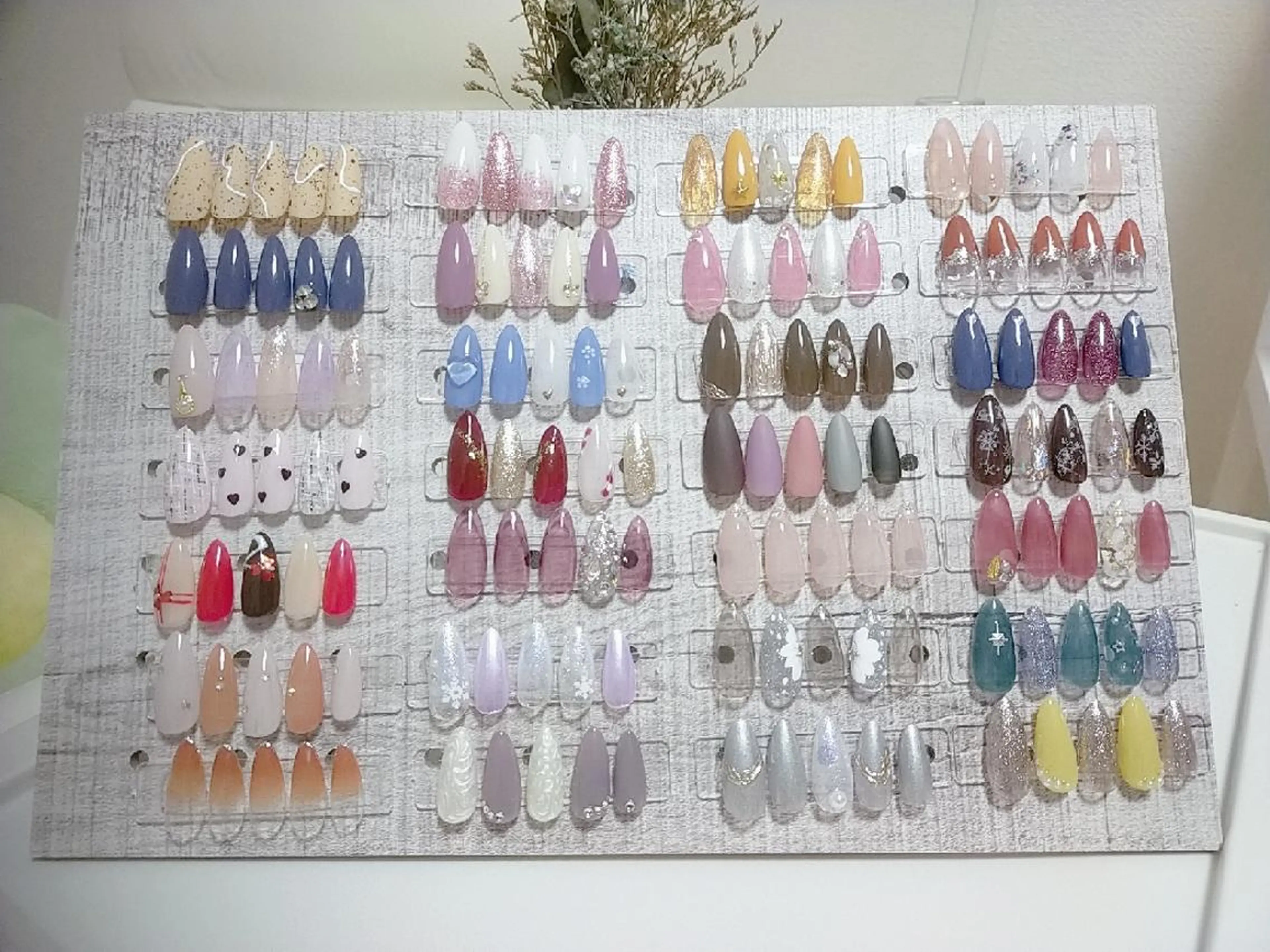 ネイル シンプルネイル ハンドネイル ハンドケア ＤI'A ネイルサロンのネイルデザイン