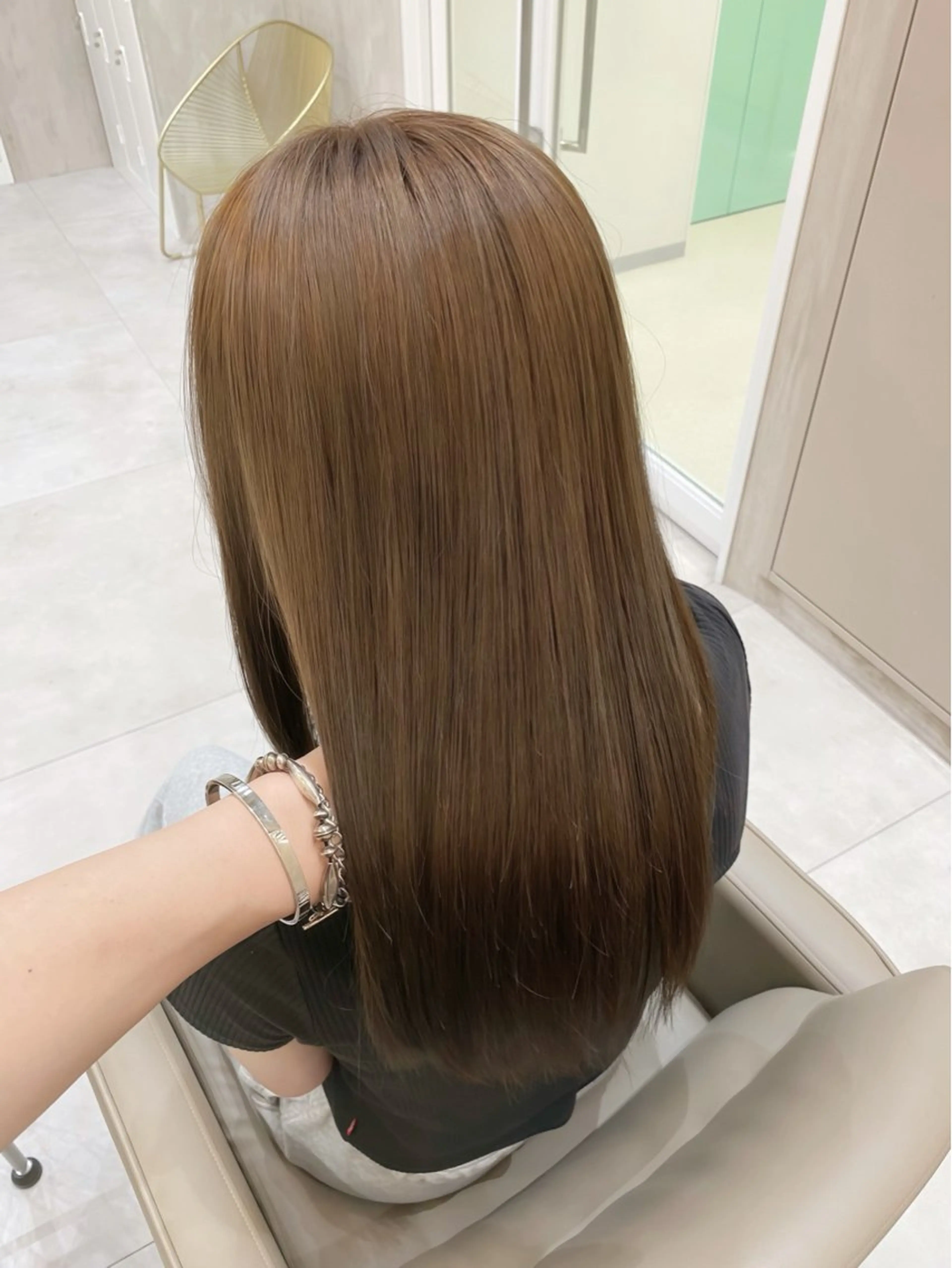 ミディアム カラー ヘアアレンジ ベージュカラー ブリーチ ブラウンカラー 透明感カラー ダブルカラー カット ヘアカラー トリートメント ヘアセット 藤岡 誠也のヘアスタイル