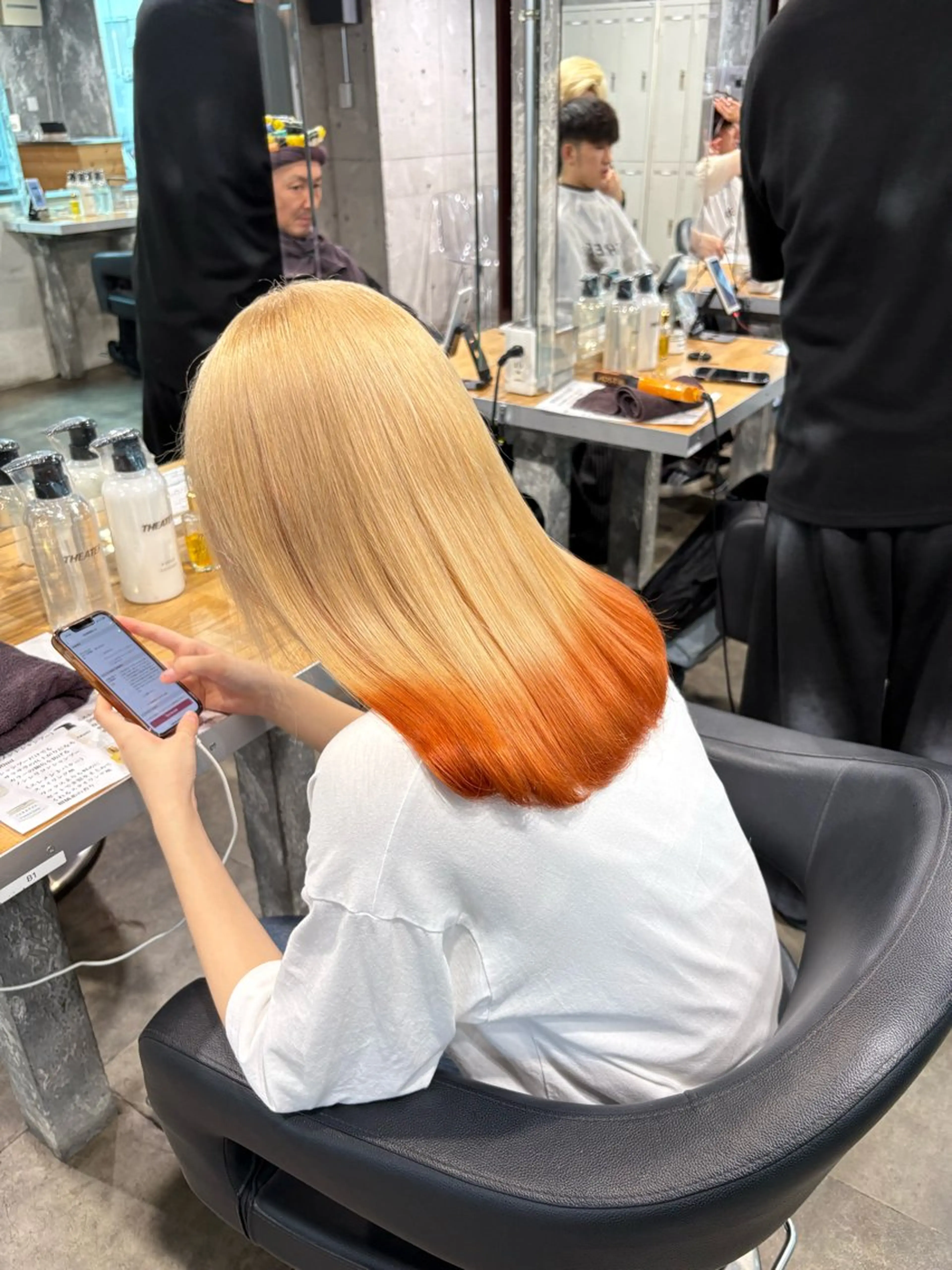 セミロング カラー ヘアカラー ハイトーンブロンド 横浜💞ミオのヘアスタイル