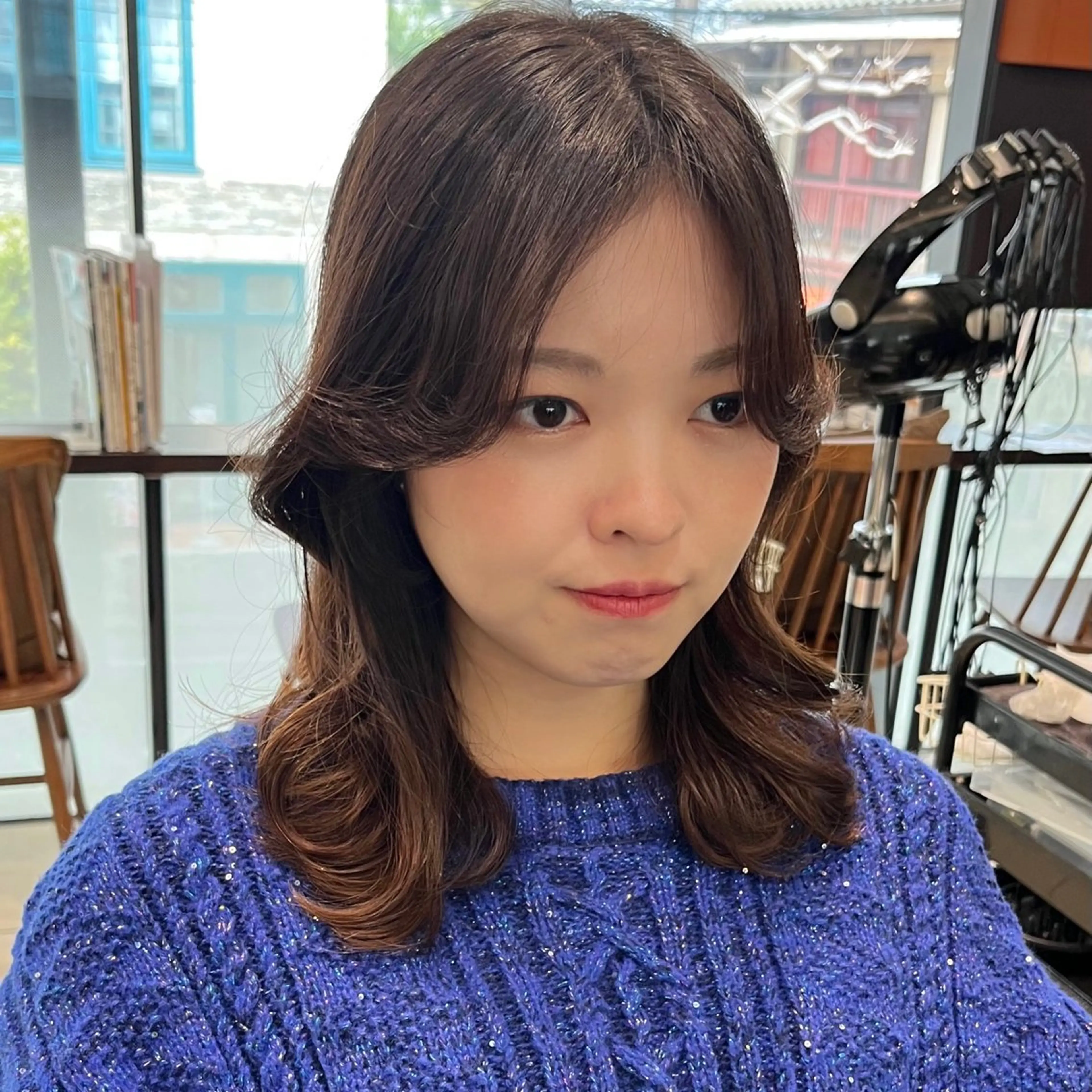 ミディアム パーマ ミディアムパーマ くびれヘア 韓国風ヘア タンバルモリパーマ 礒井メンキのヘアスタイル