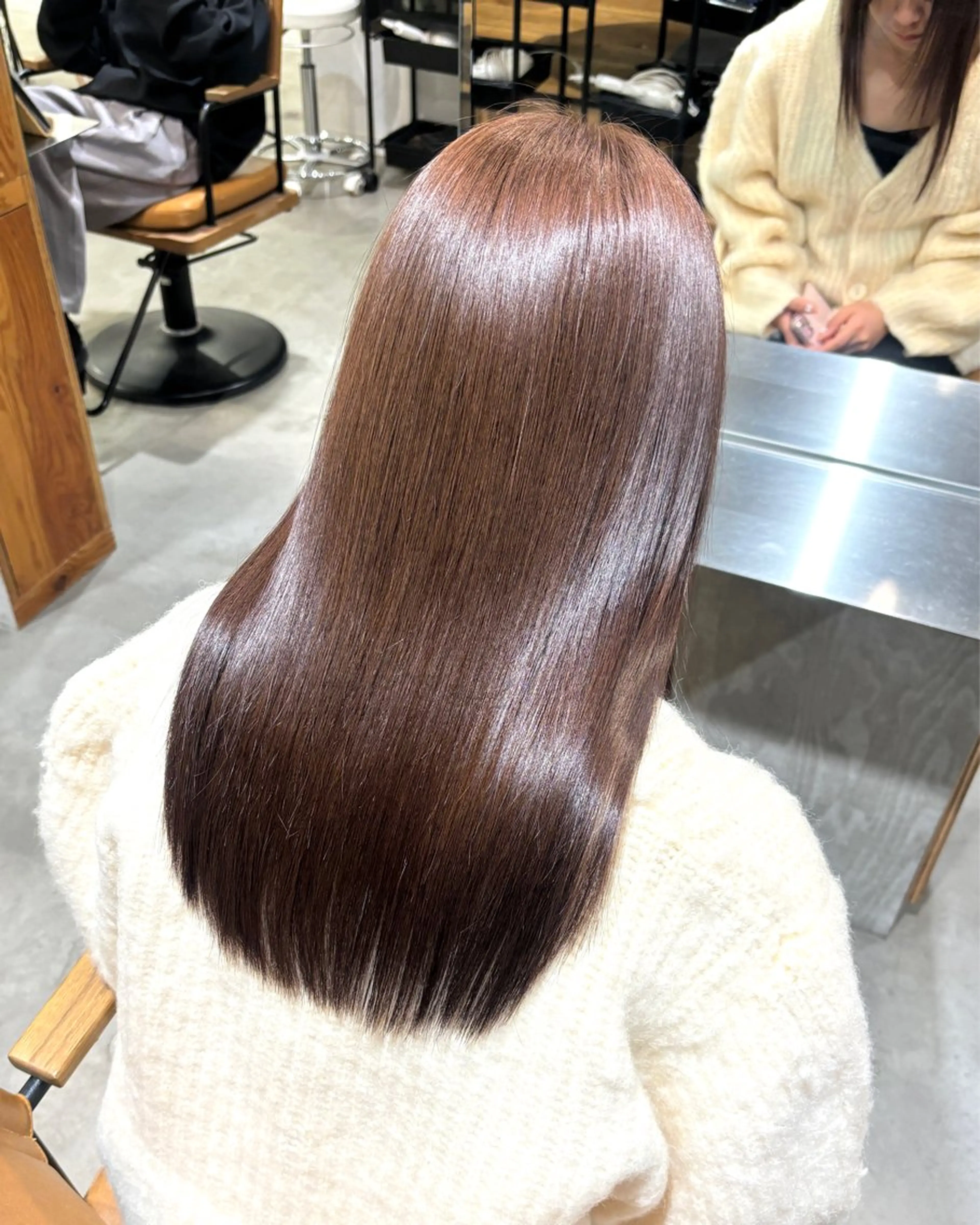 ロング カラー ベージュカラー 小木曽 里華のヘアスタイル
