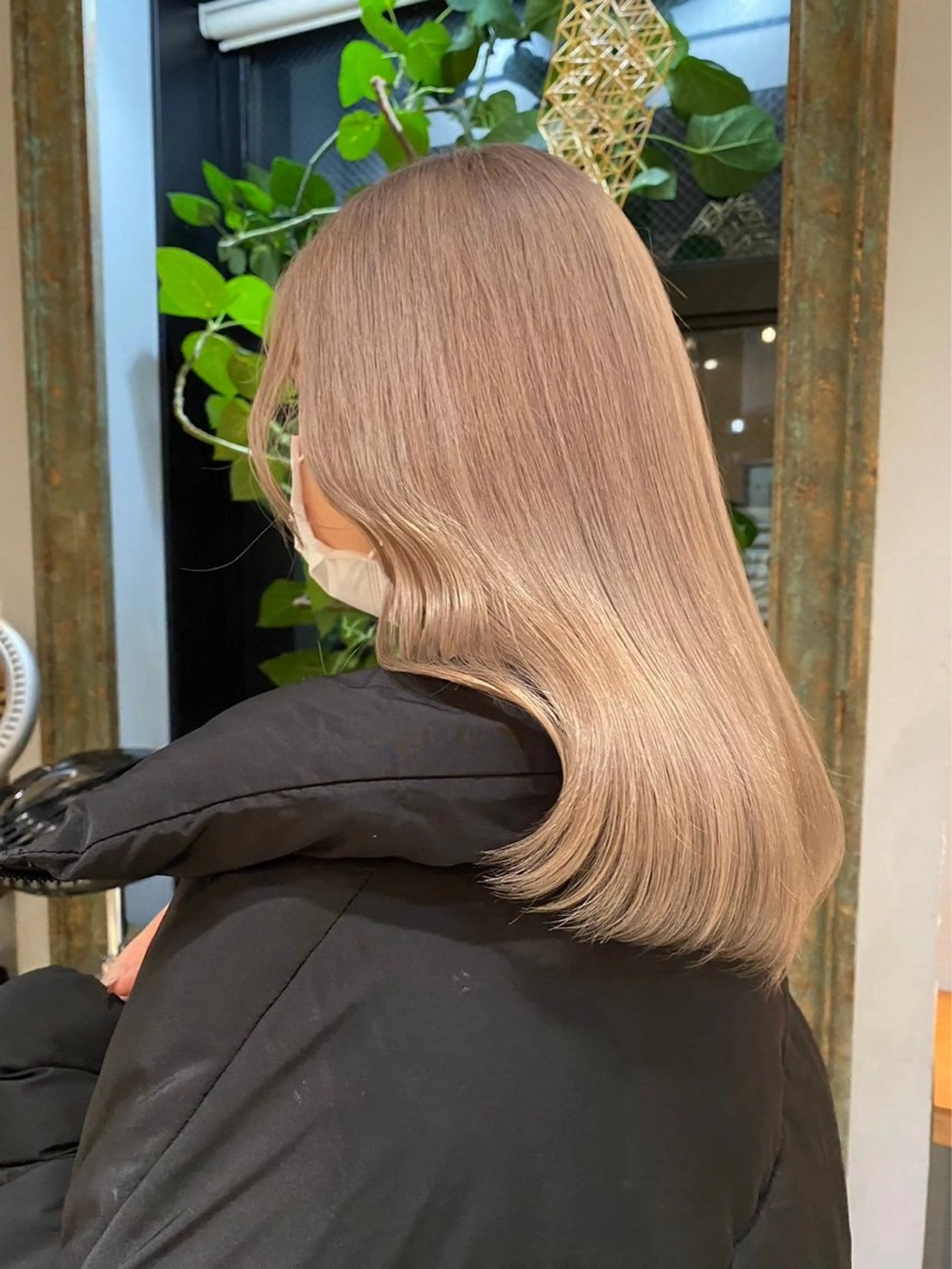 セミロング 愛瑠奈 erunaのヘアスタイル