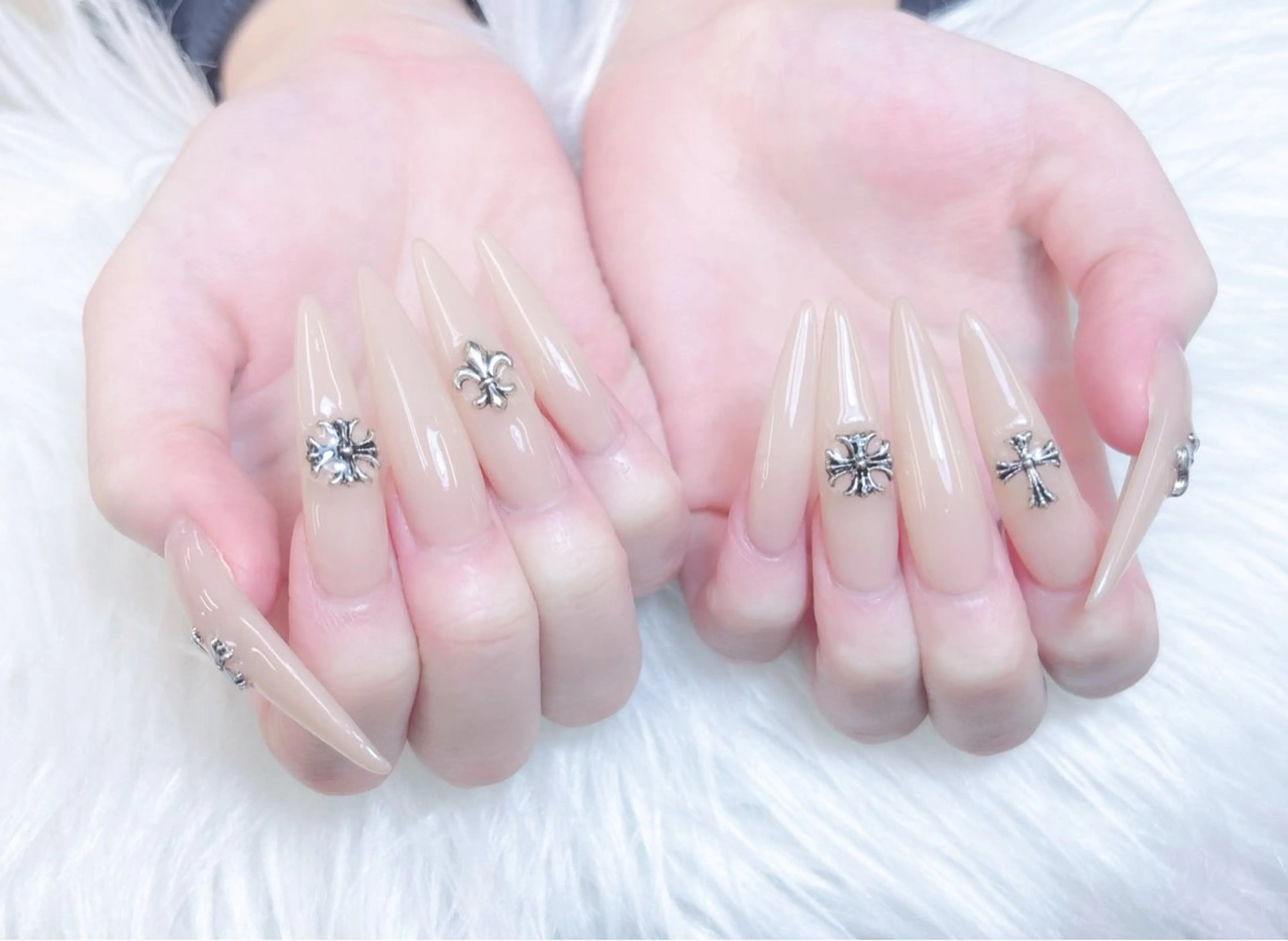 ネイル 成人式 ロングネイル マグネットネイル 大理石ネイル(マーブル) リボン ハンドネイル Amee Nailsalon所属・Amee Nailsalonのネイルデザイン