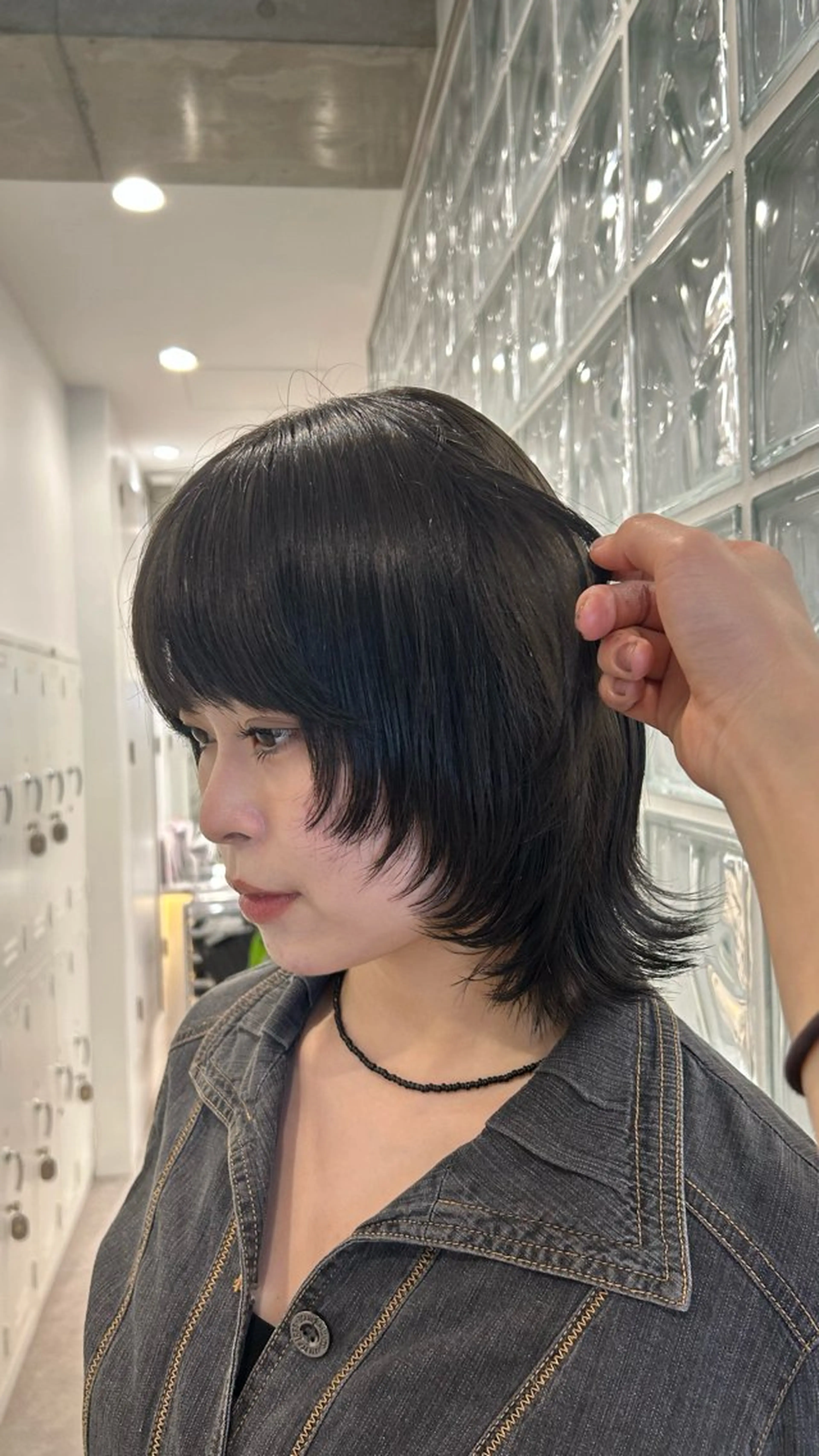 ミディアム 顔周りカット レイヤーカット トリートメント ミルクティーベージュ /sara💛のヘアスタイル