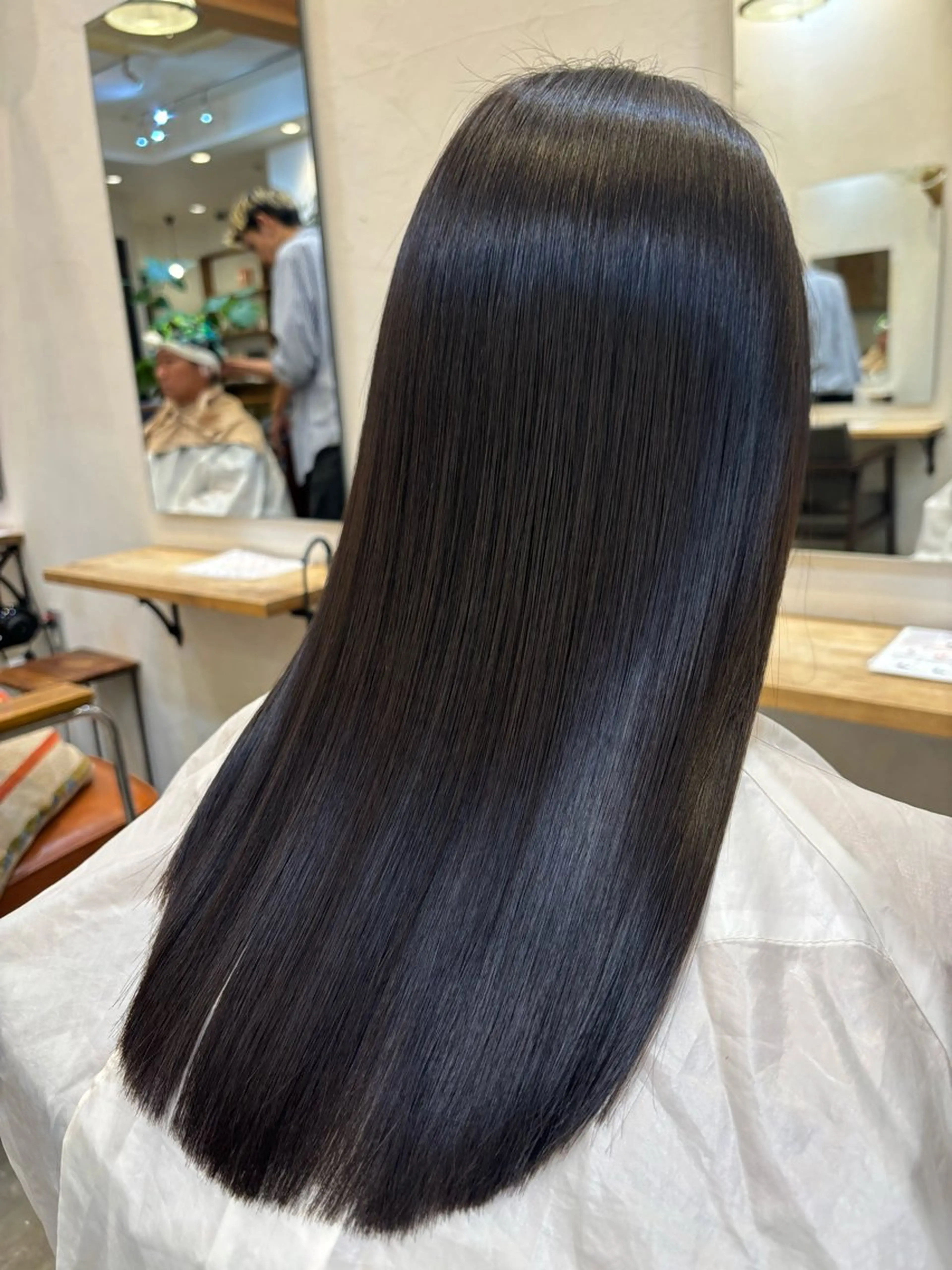 【髪質に合わせたシステムトリートメントで艶髪に✨️】フルコーストリートメント+シャンプーブロー6.600円→3.300円の写真
