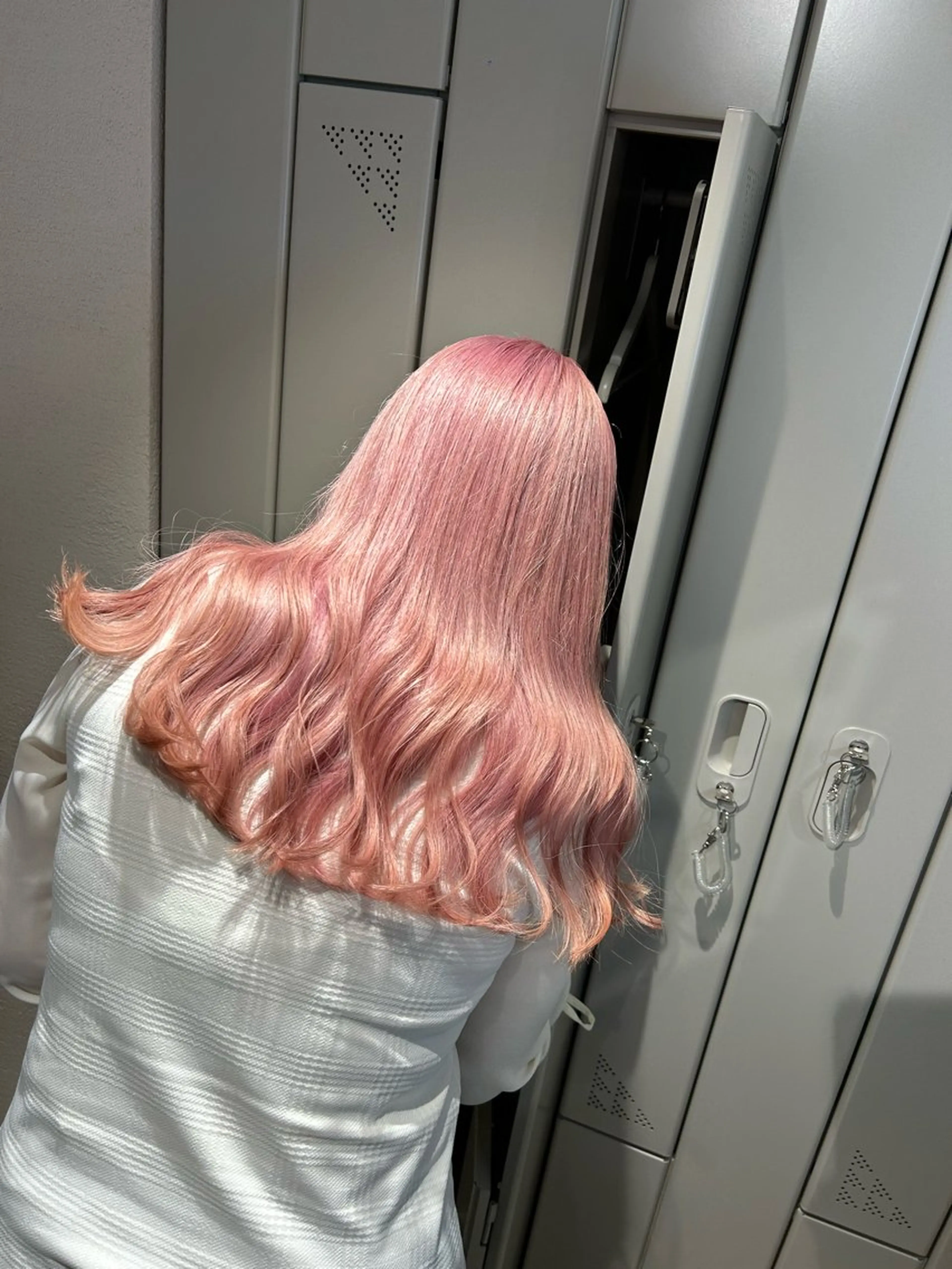 セミロング ior北千住【イオール】所属・YU(ハイトーン/ ブリーチカラー)のヘアスタイル