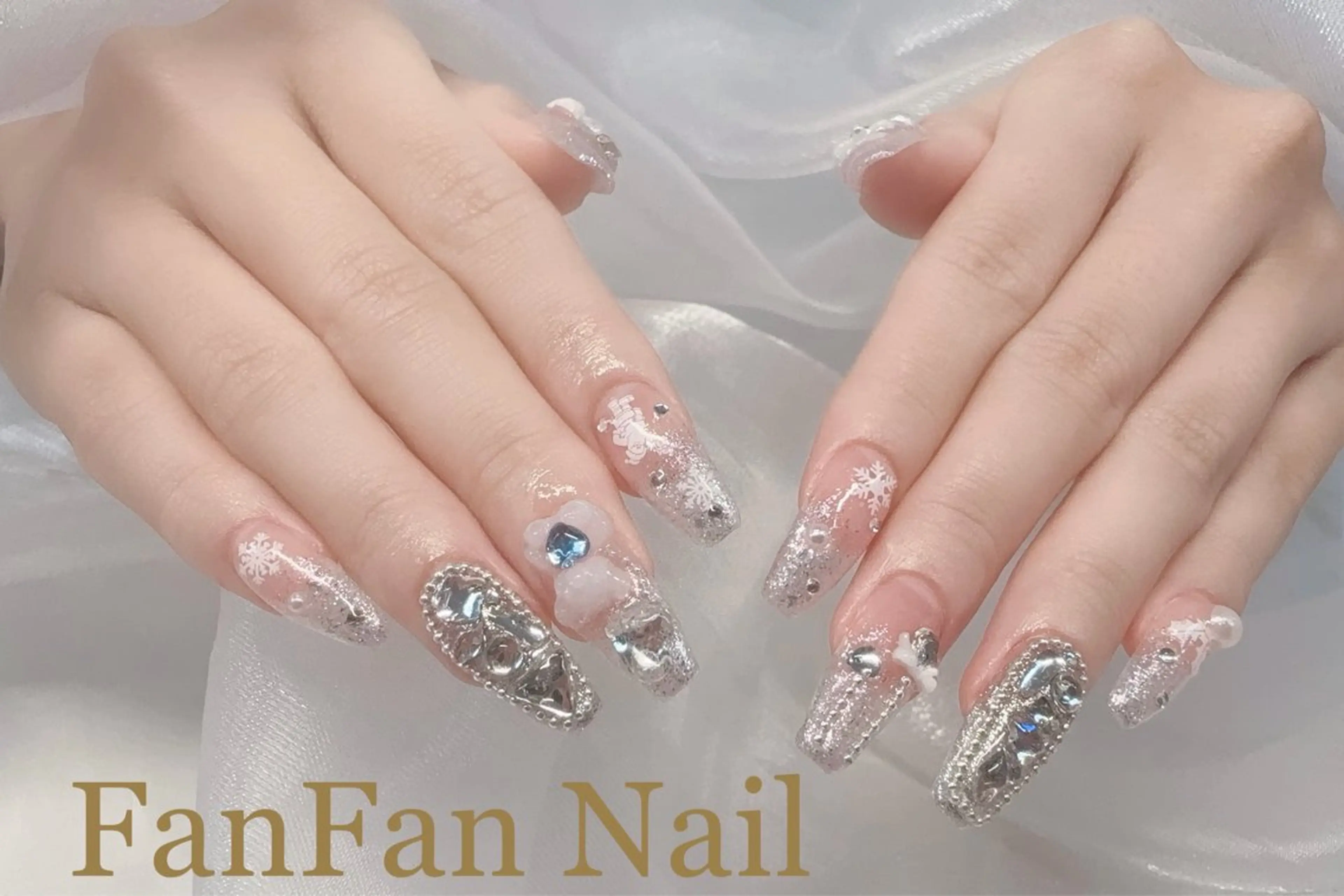 ネイル アートネイル オーロラネイル ガーリー キラキラネイル 韓国ネイル ハンドネイル KaKa FanFanNailのネイルデザイン