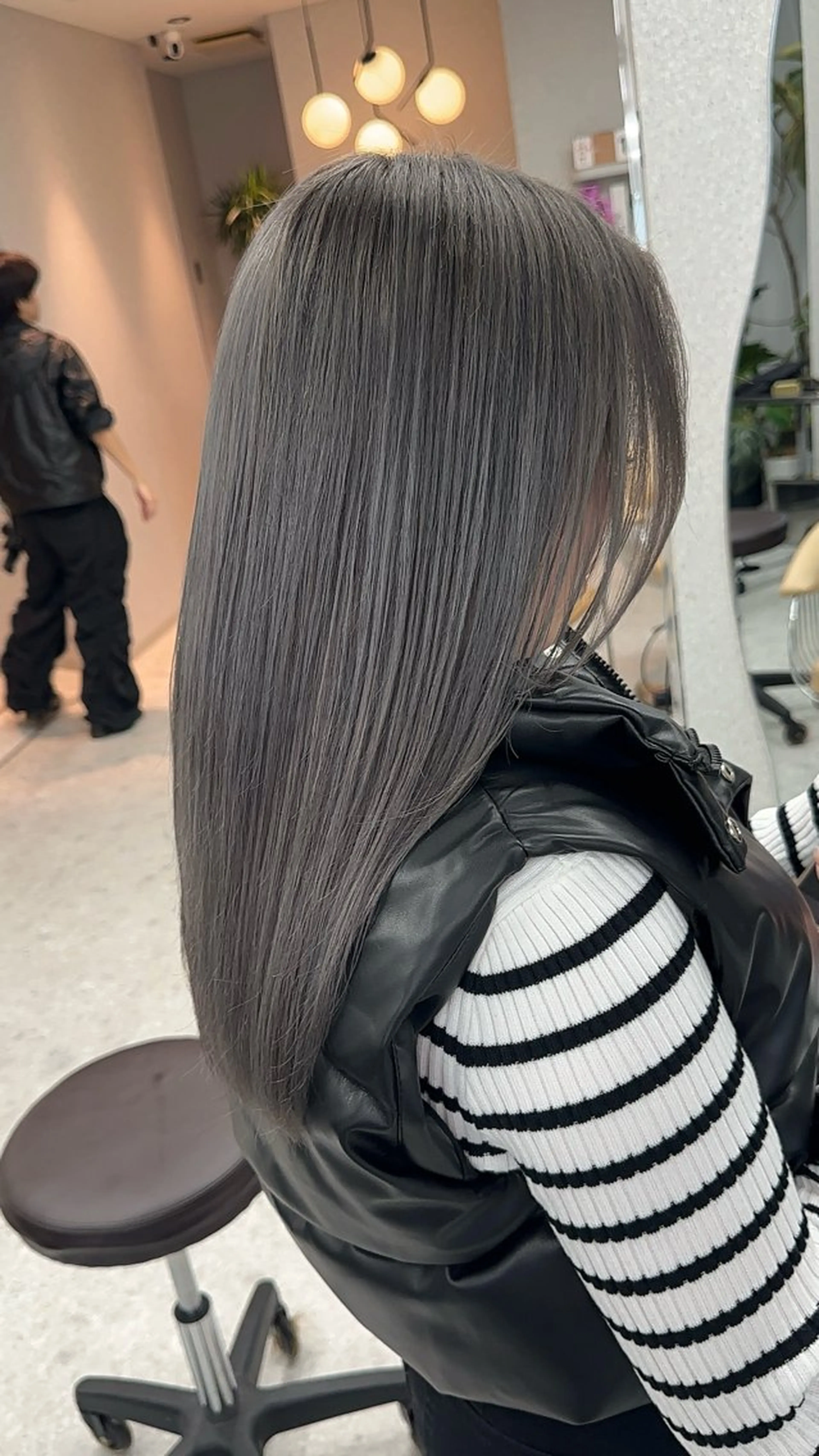 ロング カラー ベージュカラー ブリーチ ブラウンカラー ダブルカラー ミルクティーベージュ ヘアカラー 当日予約/天神美容室 HACKのヘアスタイル