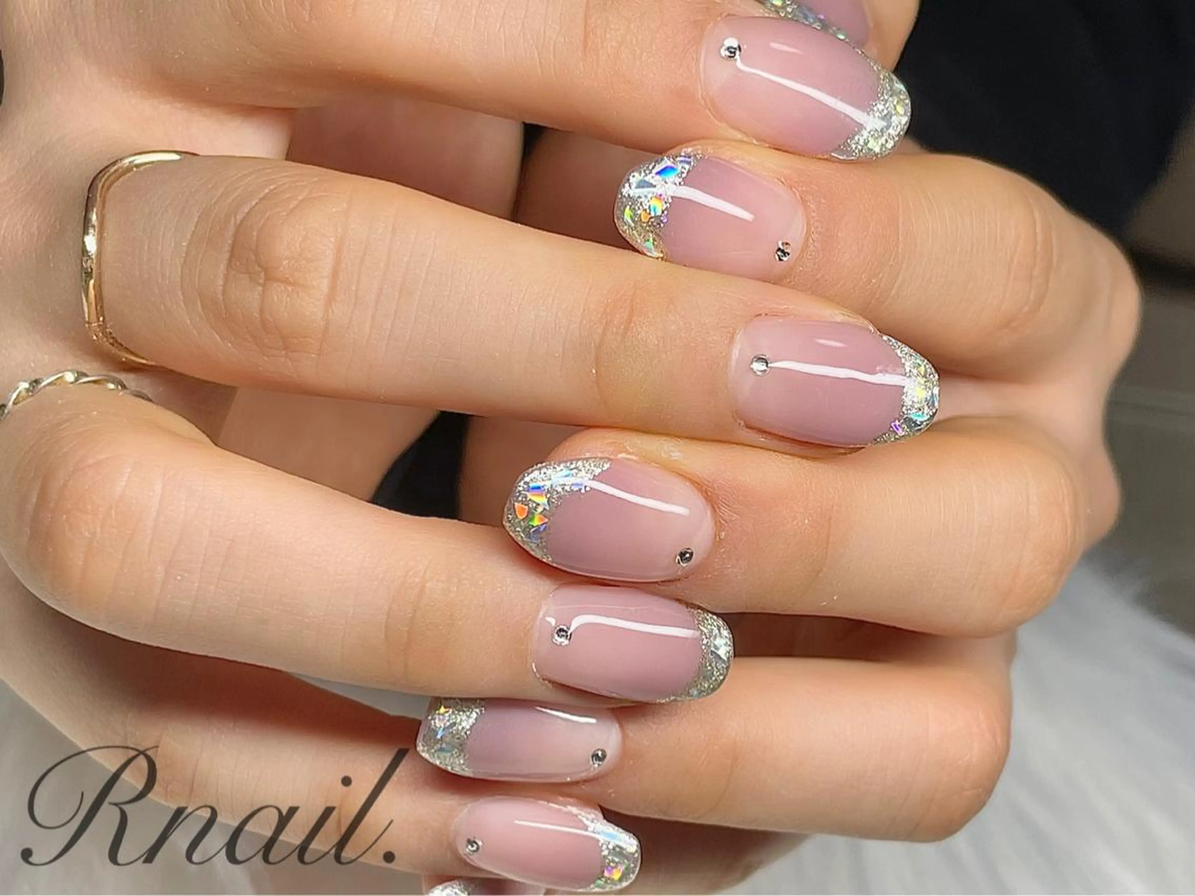 ネイル フレンチネイル ガラスフレンチ ストーンネイル ハンドネイル R nail.のネイルデザイン