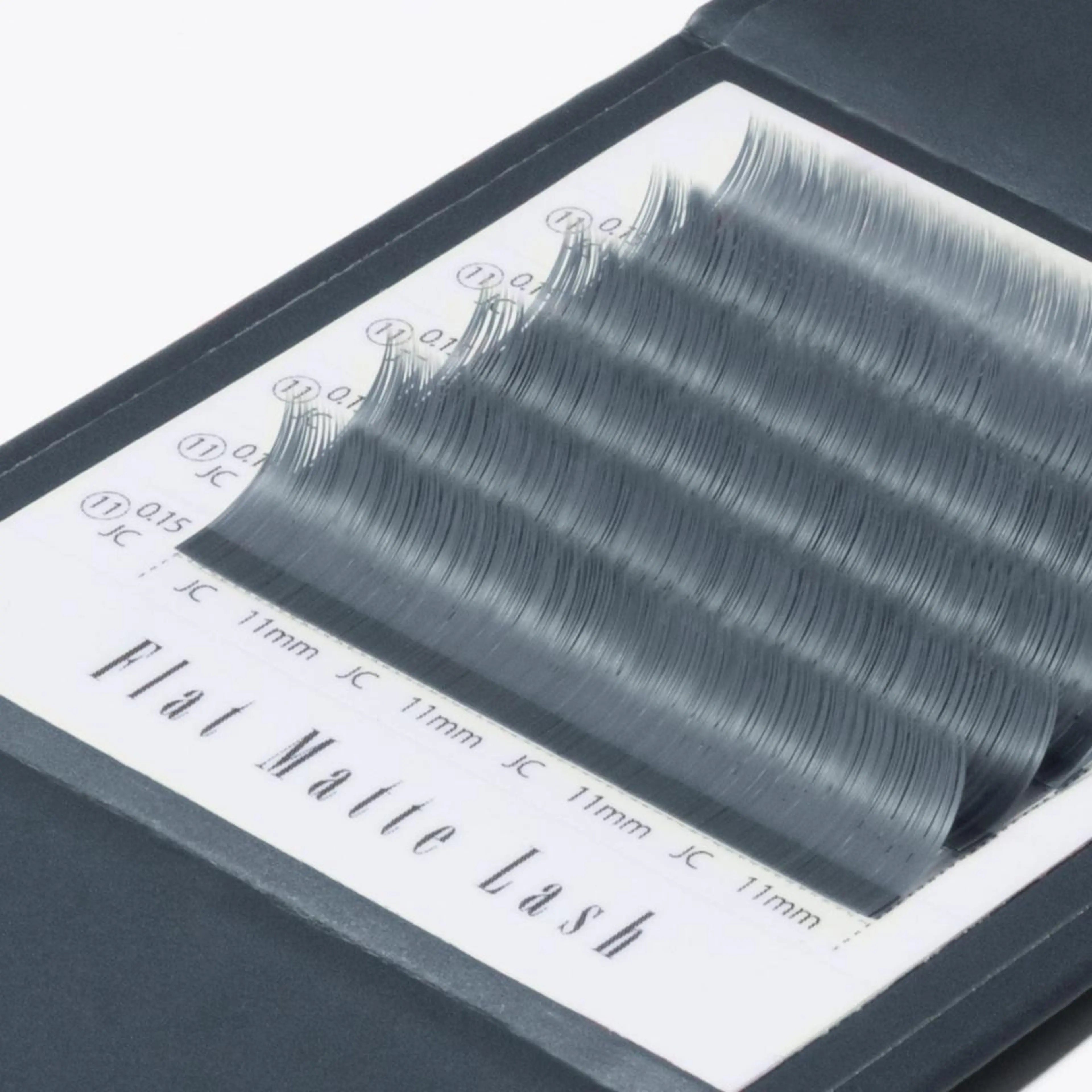 マツエク・マツパ まつげのお店 JUUL & LOUIS ｼﾞｭｰﾙｱﾝﾄﾞﾙｲｽ所属・JUUL&LOUIS 福藤 瞳のエステ・リラクイメージ