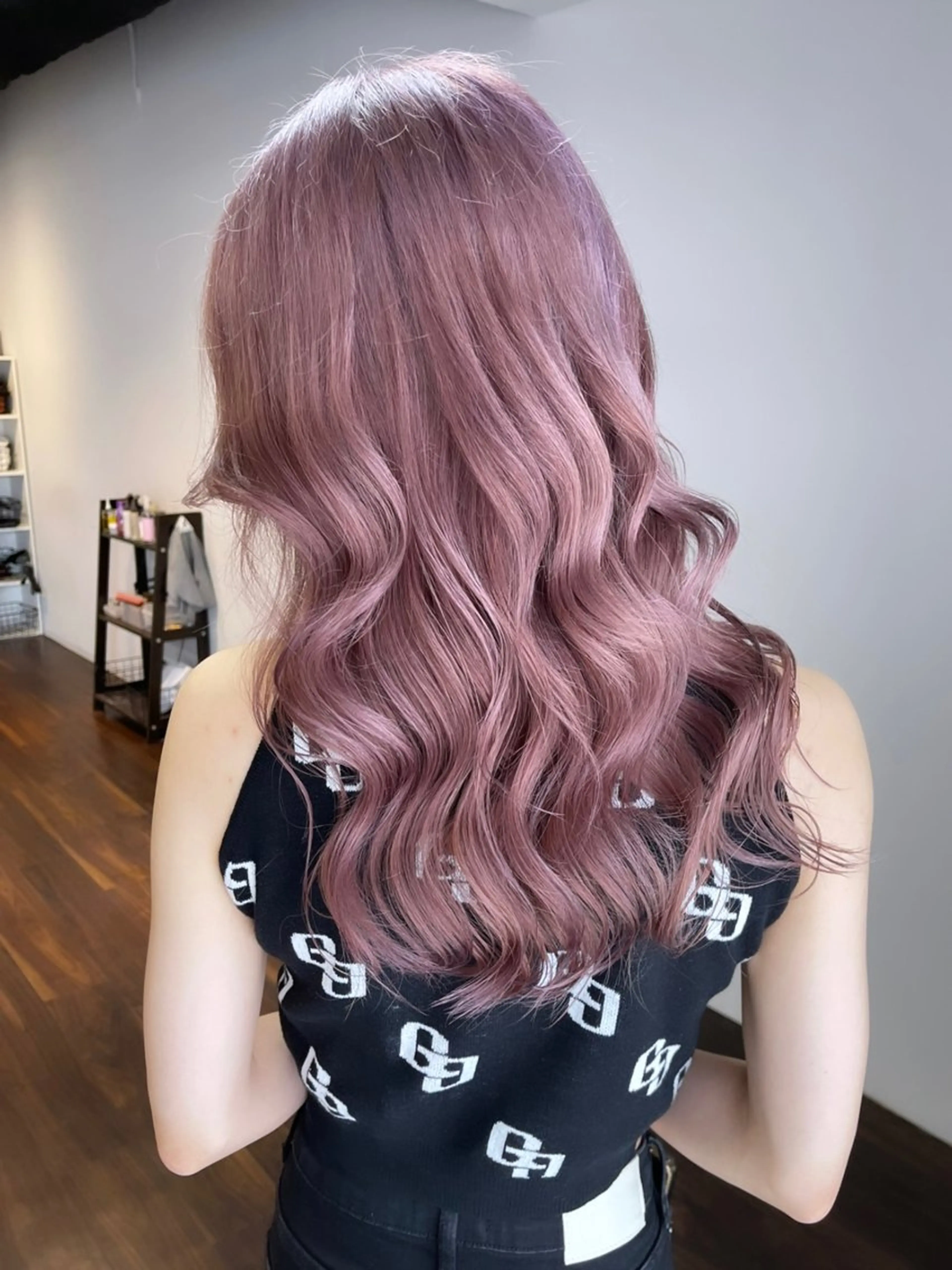 ロング カラー ヘアアレンジ ベージュカラー ブリーチ イヤリングカラー ハイトーンカラー ミルクティーベージュ カット ヘアカラー トリートメント 髪質改善/縮毛矯正 ダブルカラー/Youのヘアスタイル