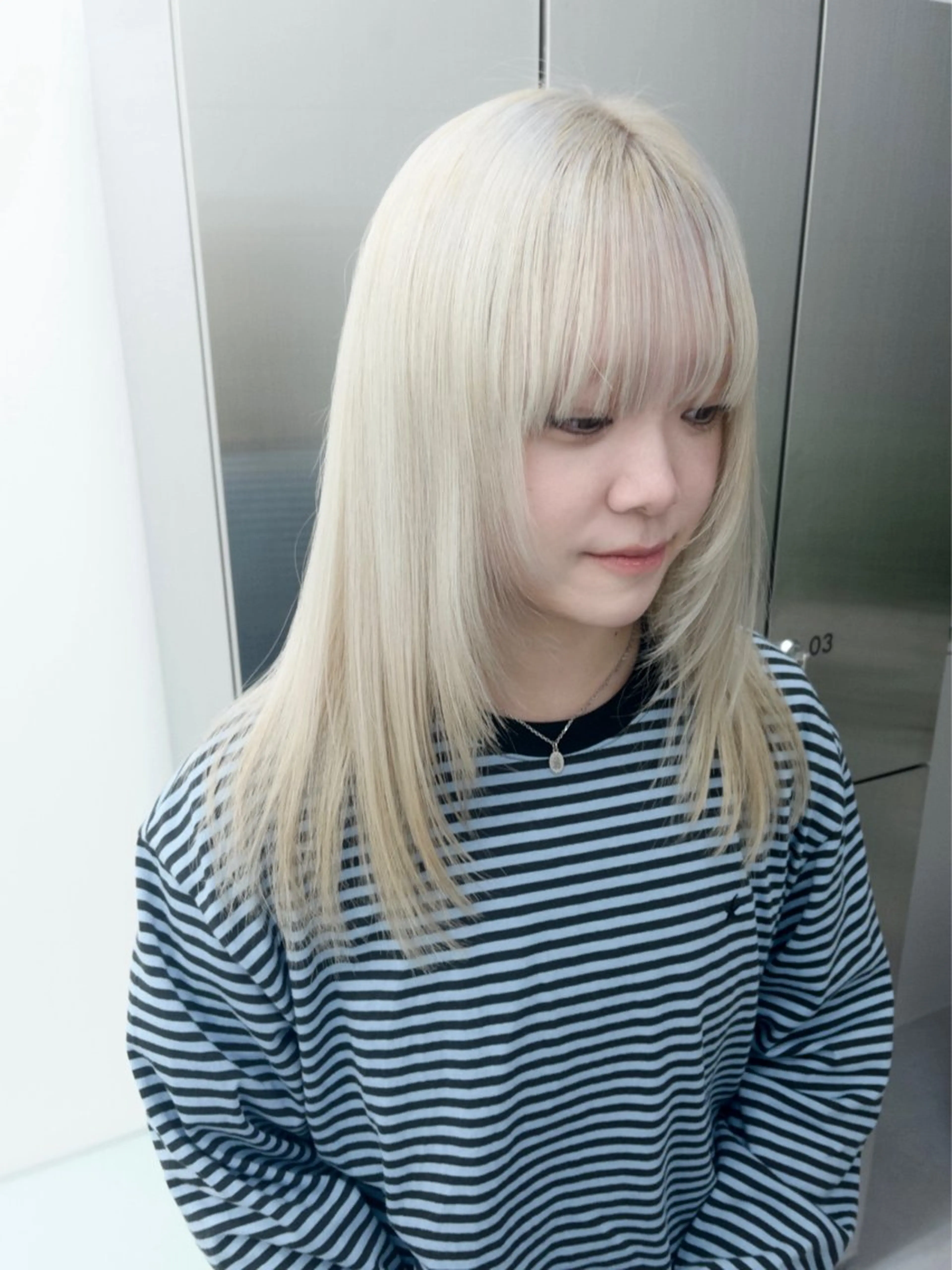 セミロング ヘアカラー トリートメント kosoraベージュ ハイトーン/デザインのヘアスタイル