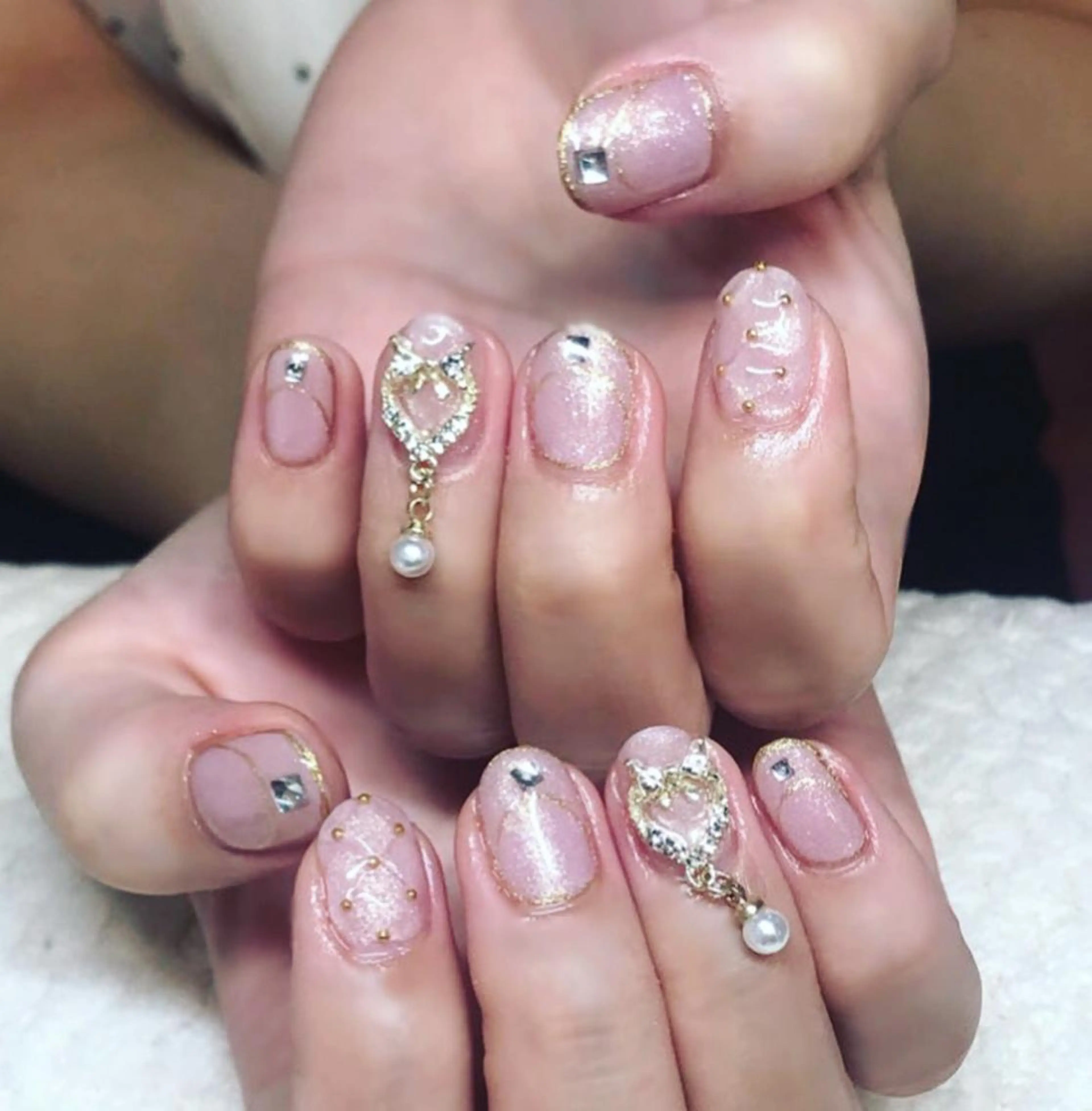 ネイル ジェルネイル キラキラネイル 韓国ネイル 夏ネイル ワンホンネイル Nyanco Nailのネイルデザイン