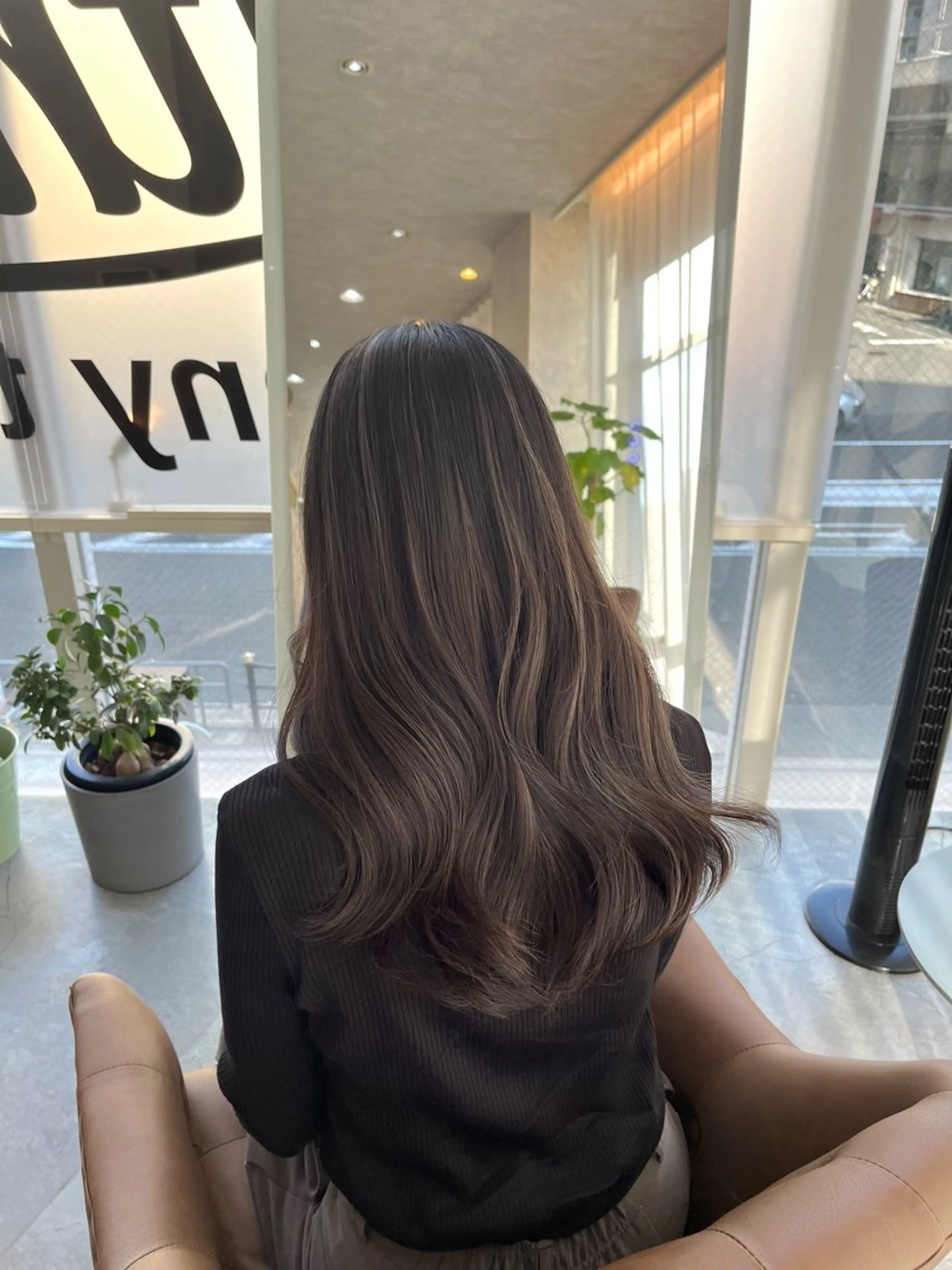 ロング ヘアカラー 笹岡 愛奈のヘアスタイル