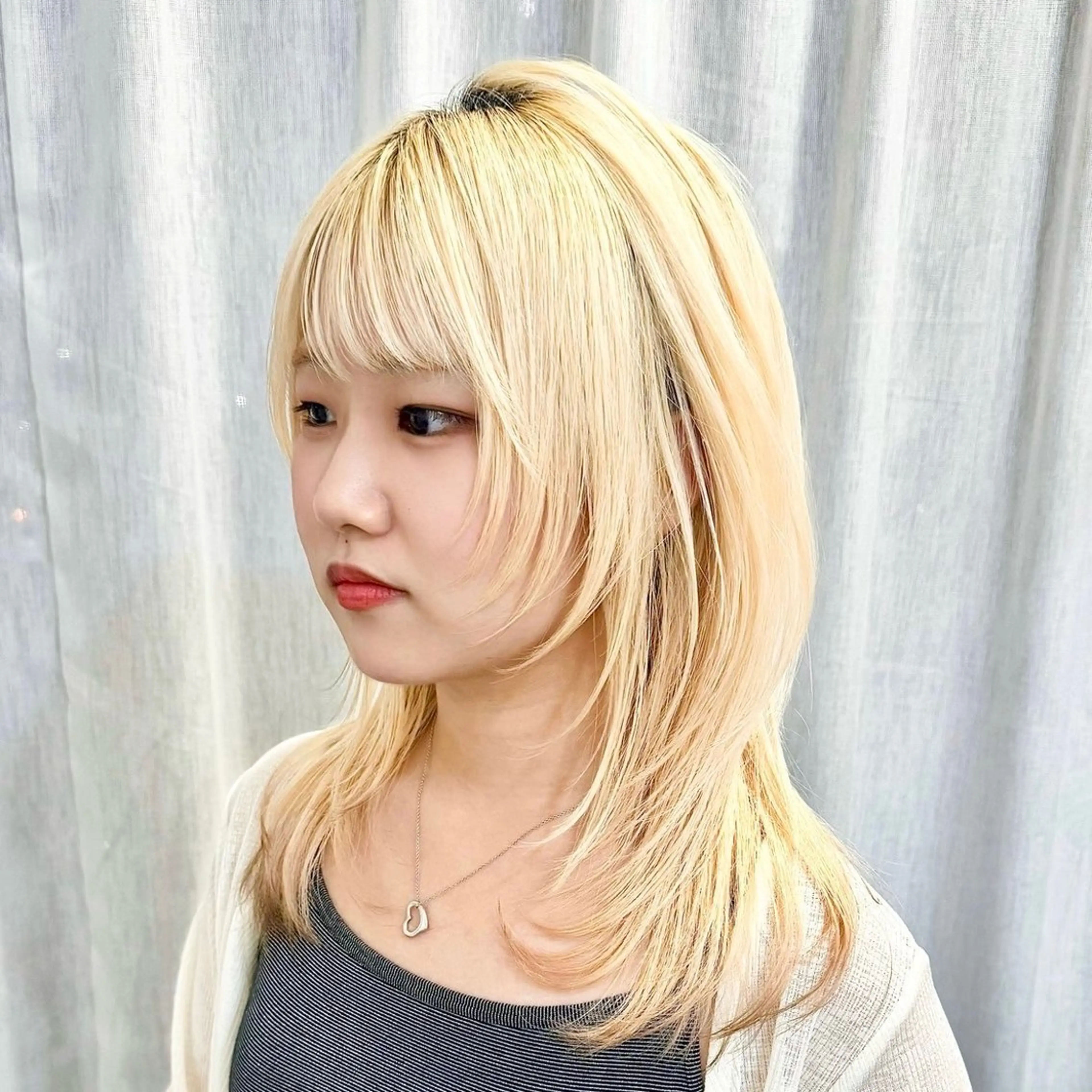 セミロング カラー ブロンド レイヤーカット カット ヘアカラー トリートメント ハイトーン/ウルフ/ レイヤー/Asukaのヘアスタイル