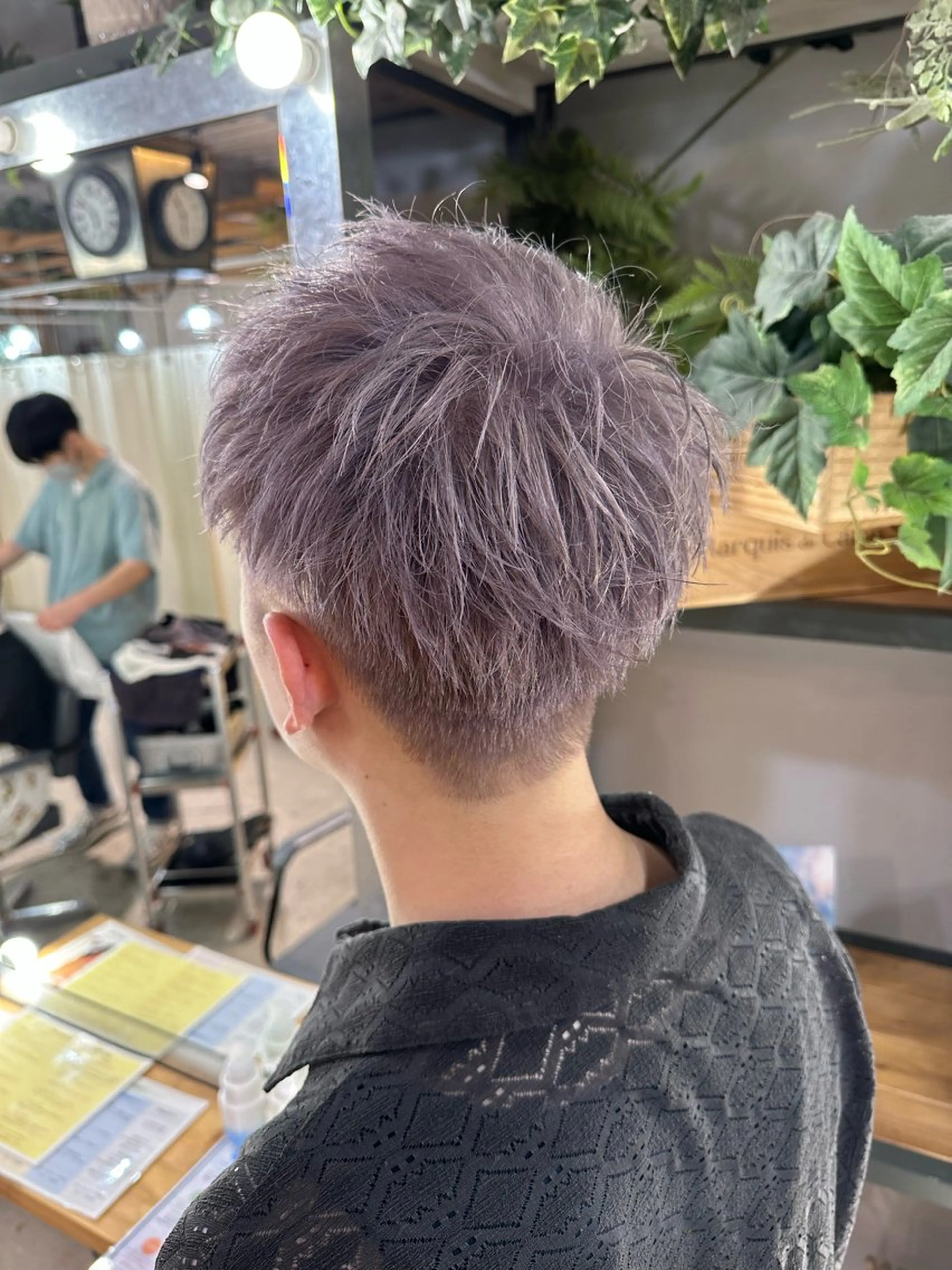 ショート メンズ メンズブリーチ スパイキーショート 刈り上げ ショートヘア カット ヘアカラー 溜 一太のヘアスタイル