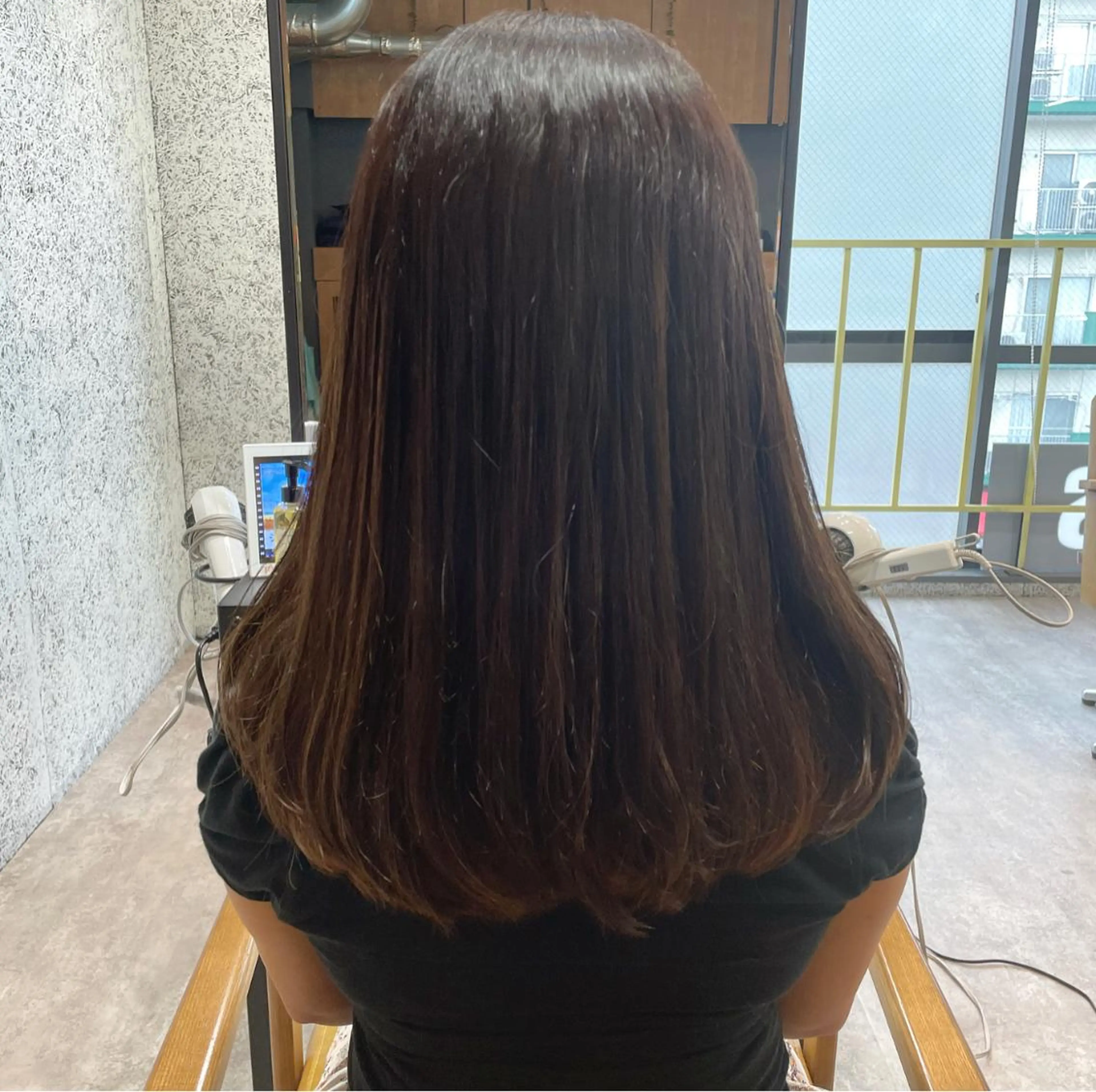ロング ロング eyesburg W/est所属・ショートボブ 村上のヘアスタイル