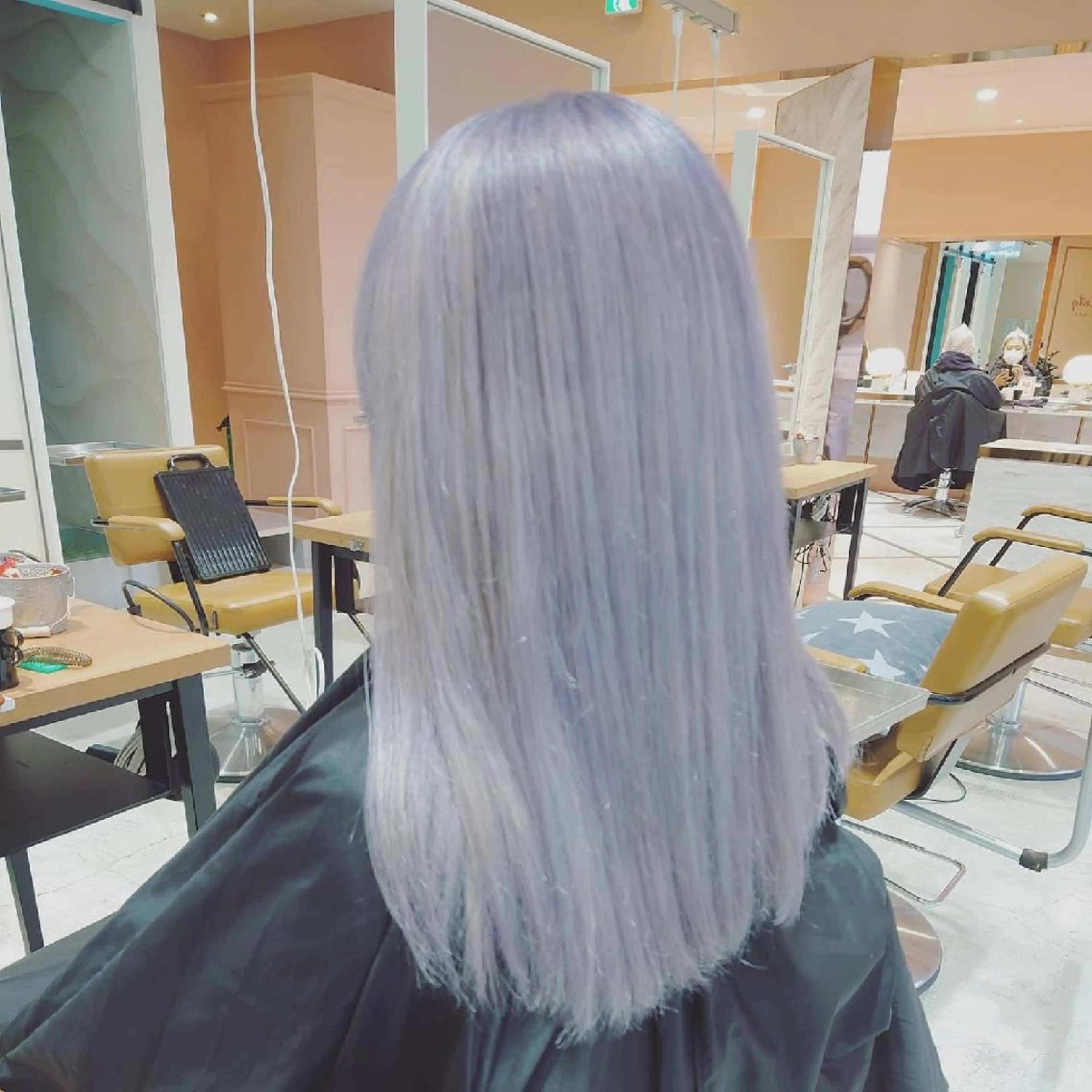 セミロング カラー ブリーチ ヘアカラー トリートメント 艶髪✨ブリーチ職人 井手正康のヘアスタイル