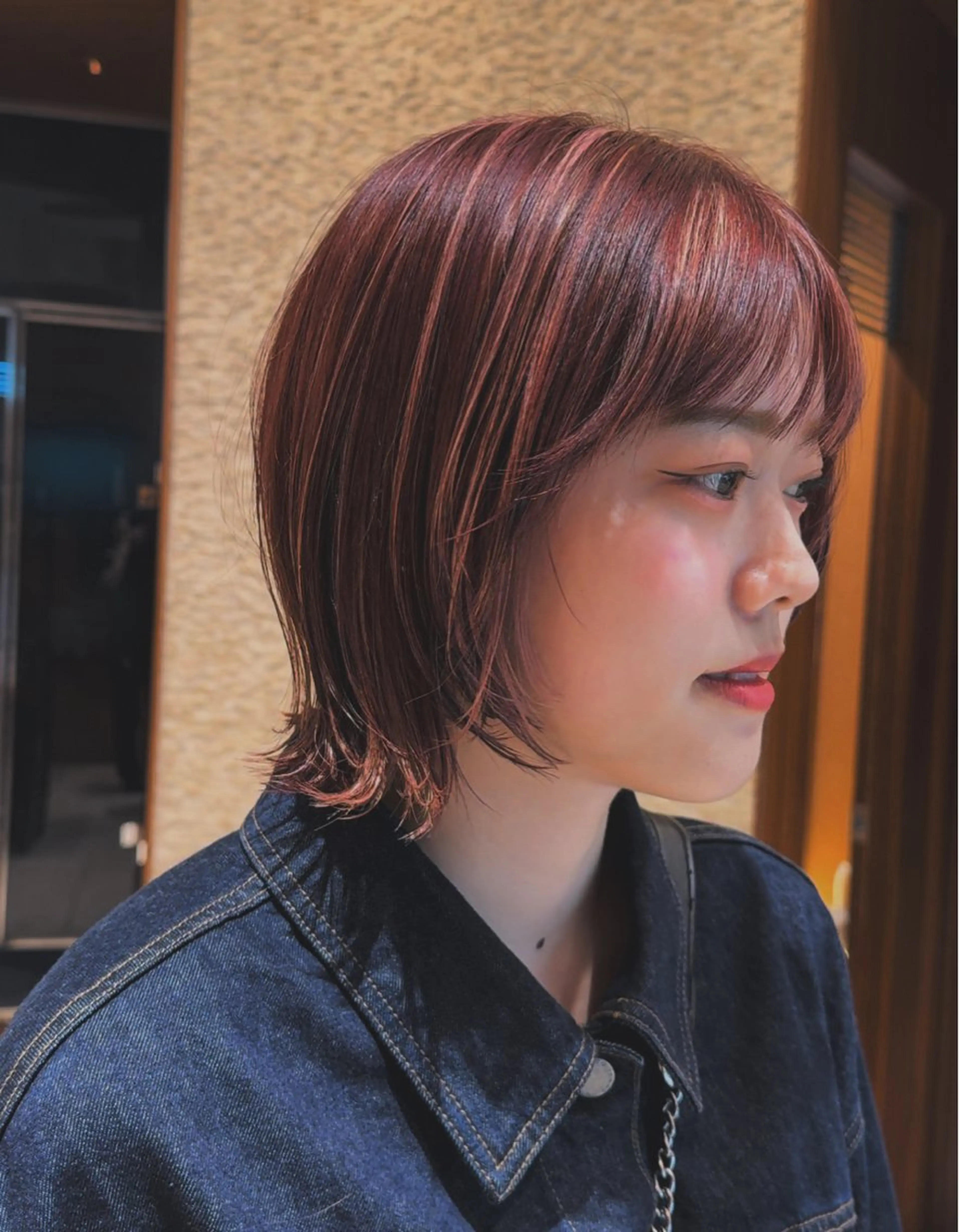 ミディアム カラー ハイライトカラー ハイライト ヘアカラー トリートメント ハイトーン/デザイン 新宿👩‍🦳戸羽のヘアスタイル