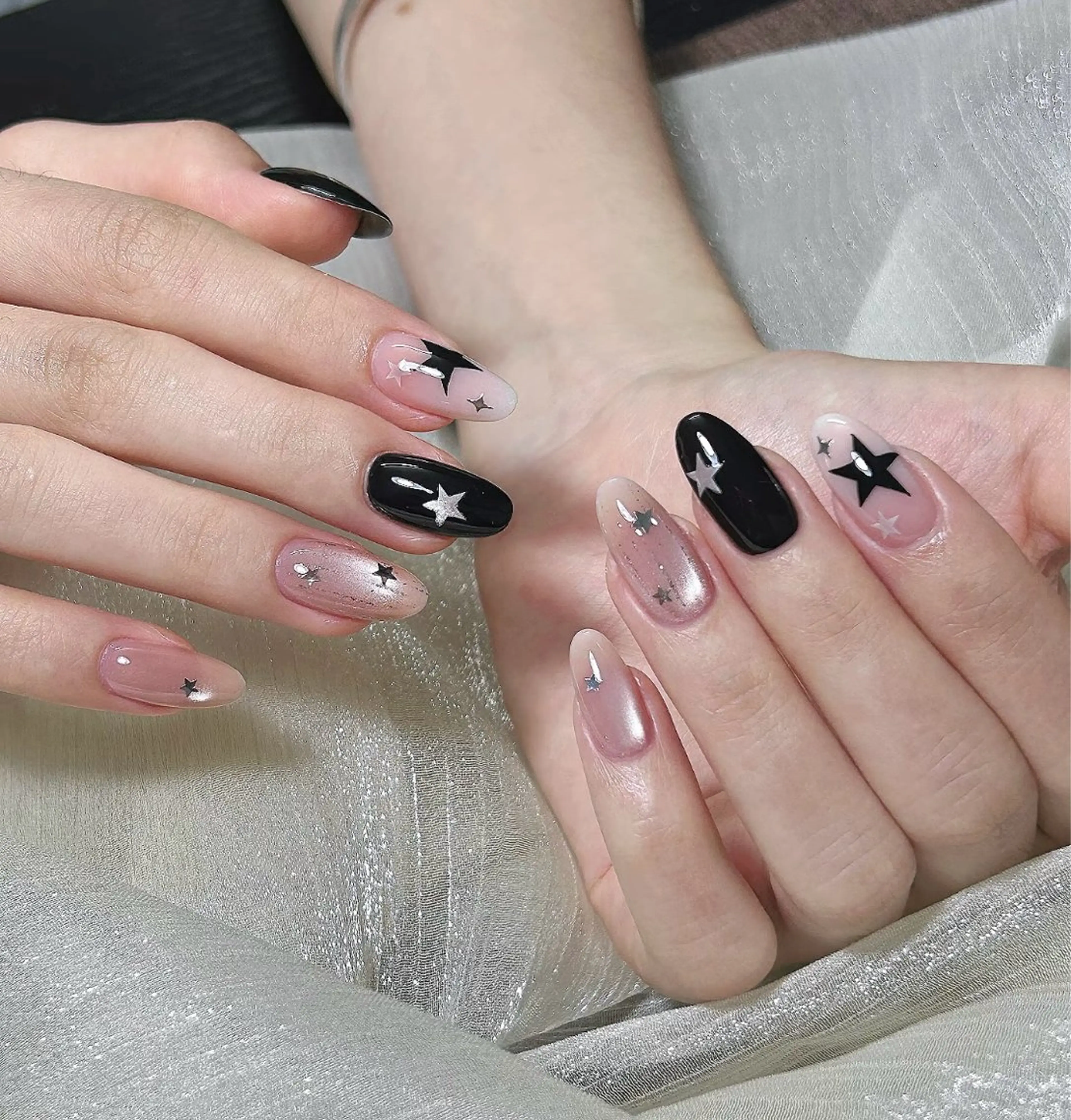 ネイル アートネイル チークネイル 長さ出し フラッシュネイル キラキラネイル ハンドネイル ハンドケア for you.Nail Salon所属・For you. Nail Salonのネイルデザイン