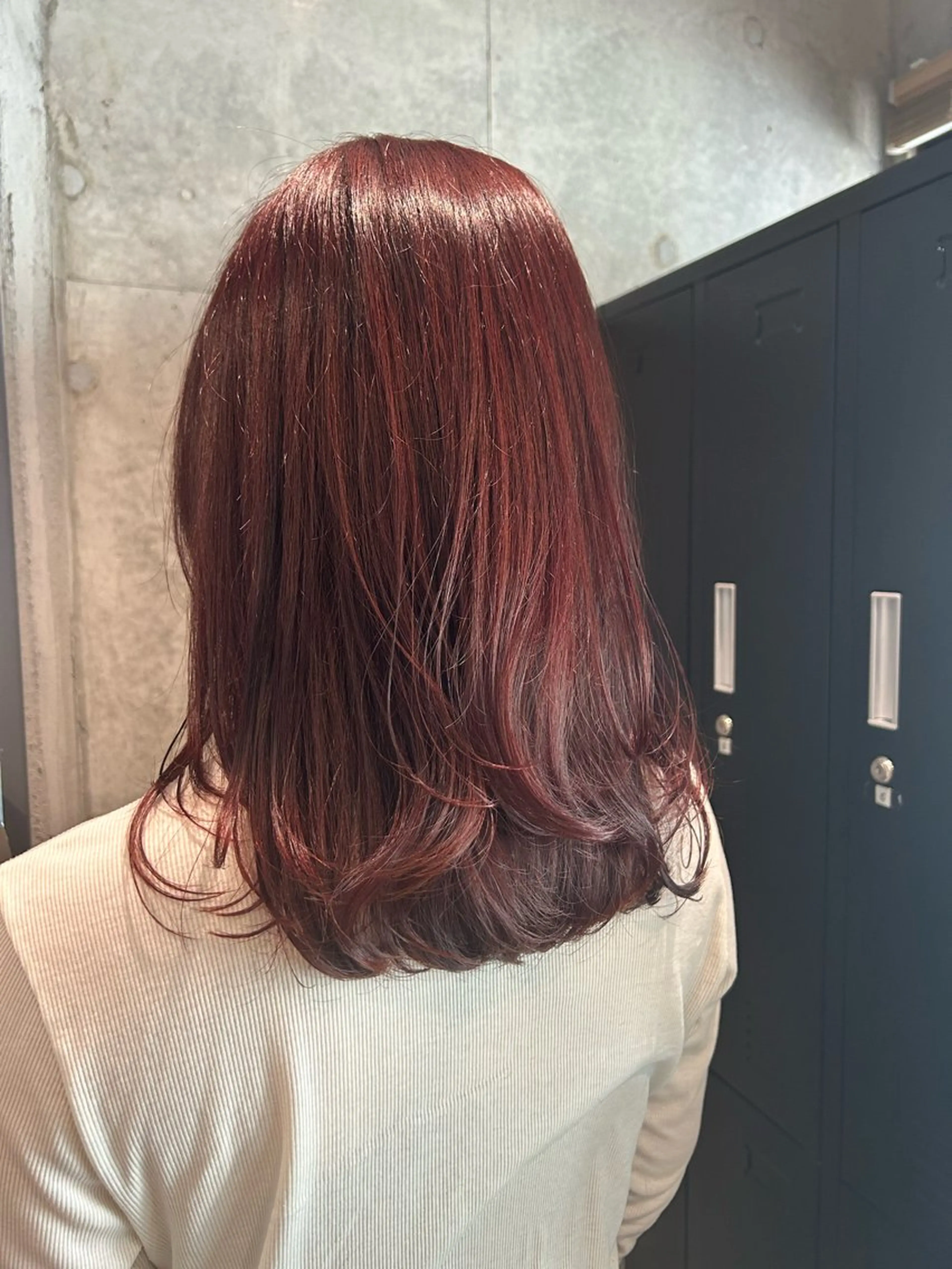 ミディアム カラー ブリーチ ブリーチなしカラー レッドカラー 顔まわりレイヤー 顔周りカット カット ヘアカラー トリートメント hina💟 透明感カラーのヘアスタイル