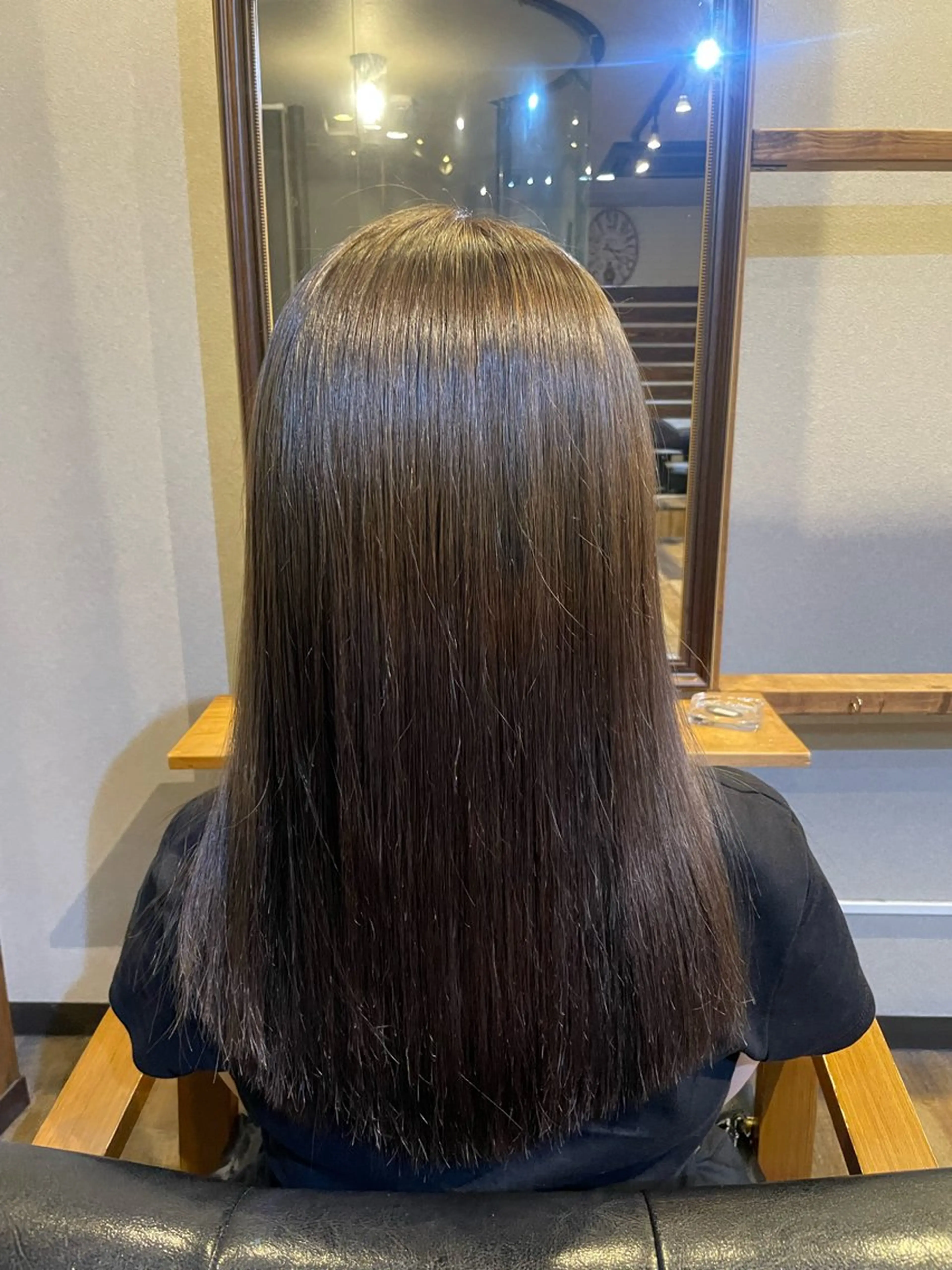 セミロング ヘアカラー MIKA 💫艶透明感カラーのヘアスタイル