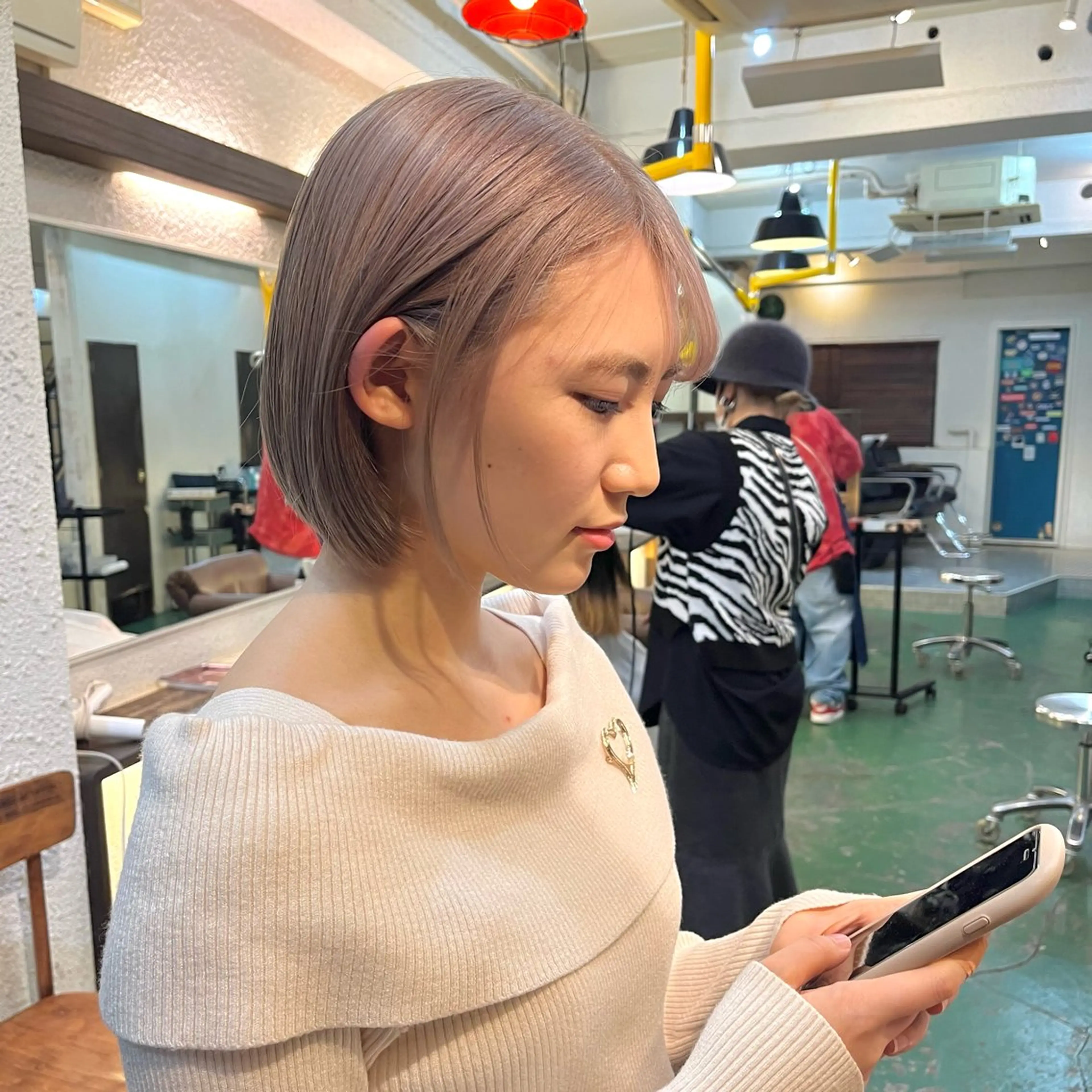 ミディアム カラー GO TODAY SHAiRE SALON 原宿本店所属・ブリーチ/レイヤー ハッシュカット/河内のヘアスタイル