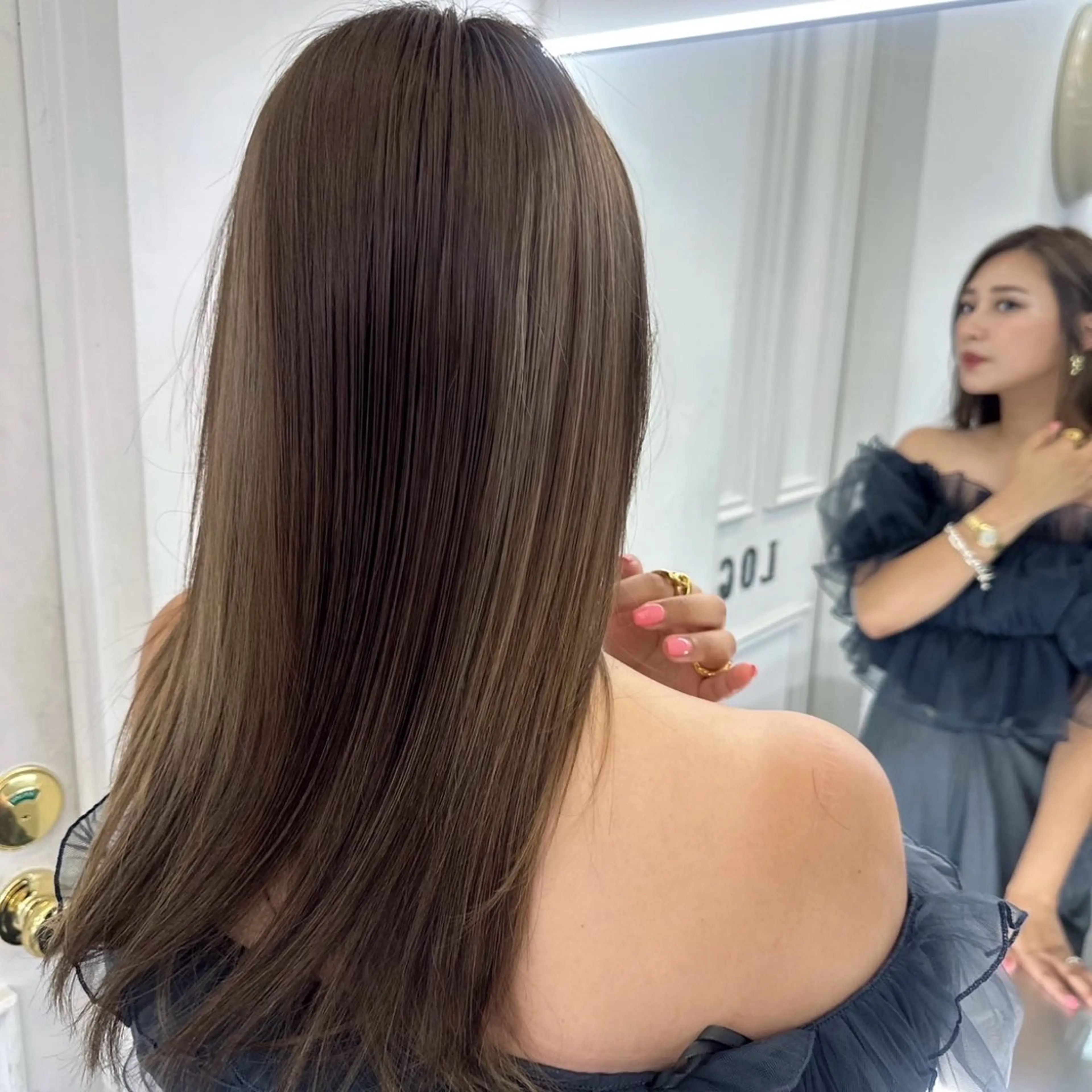 ロング カラー YUUKI/艶カラー レイヤーカットのヘアスタイル